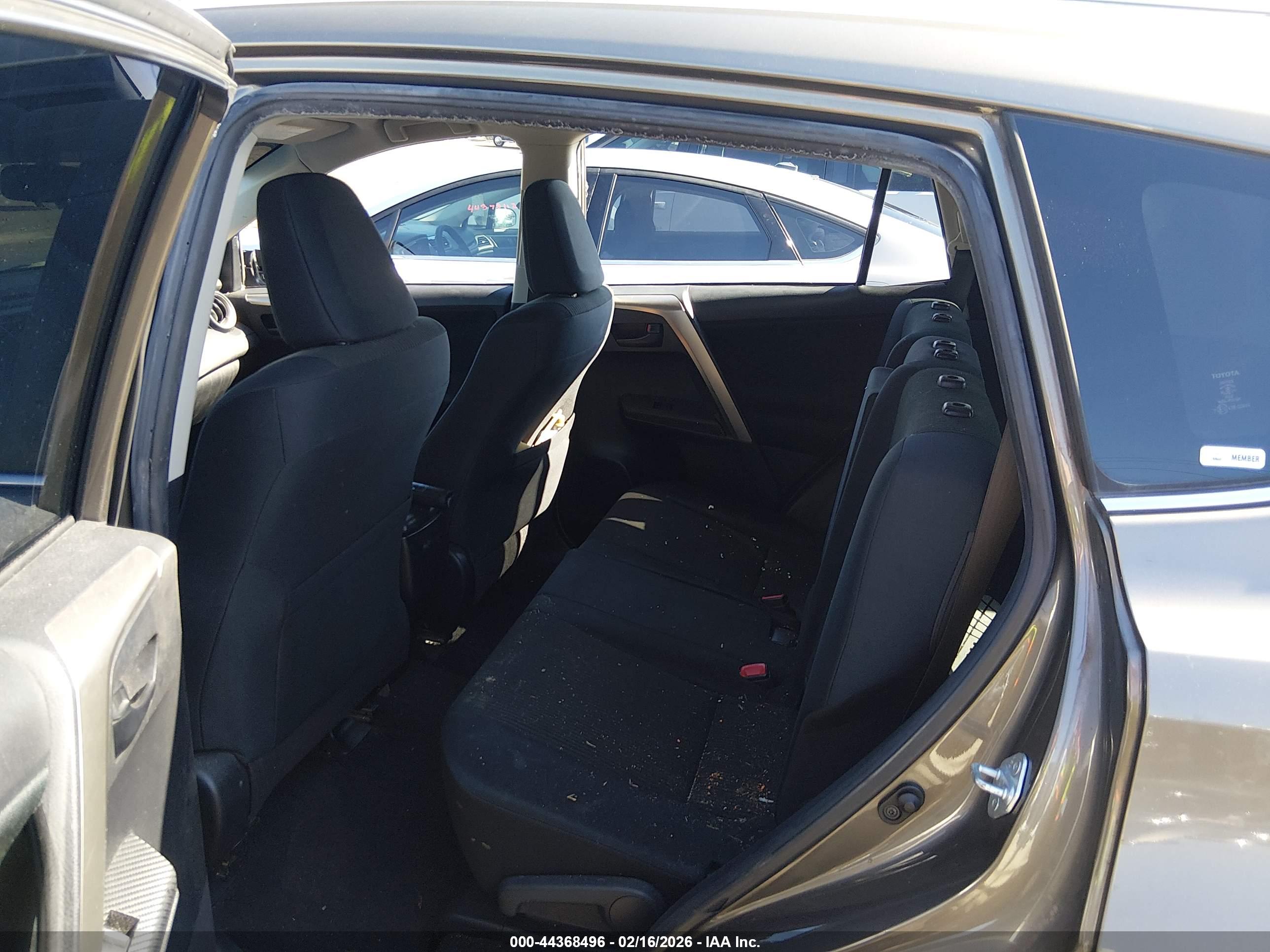 TOYOTA RAV4 image 8