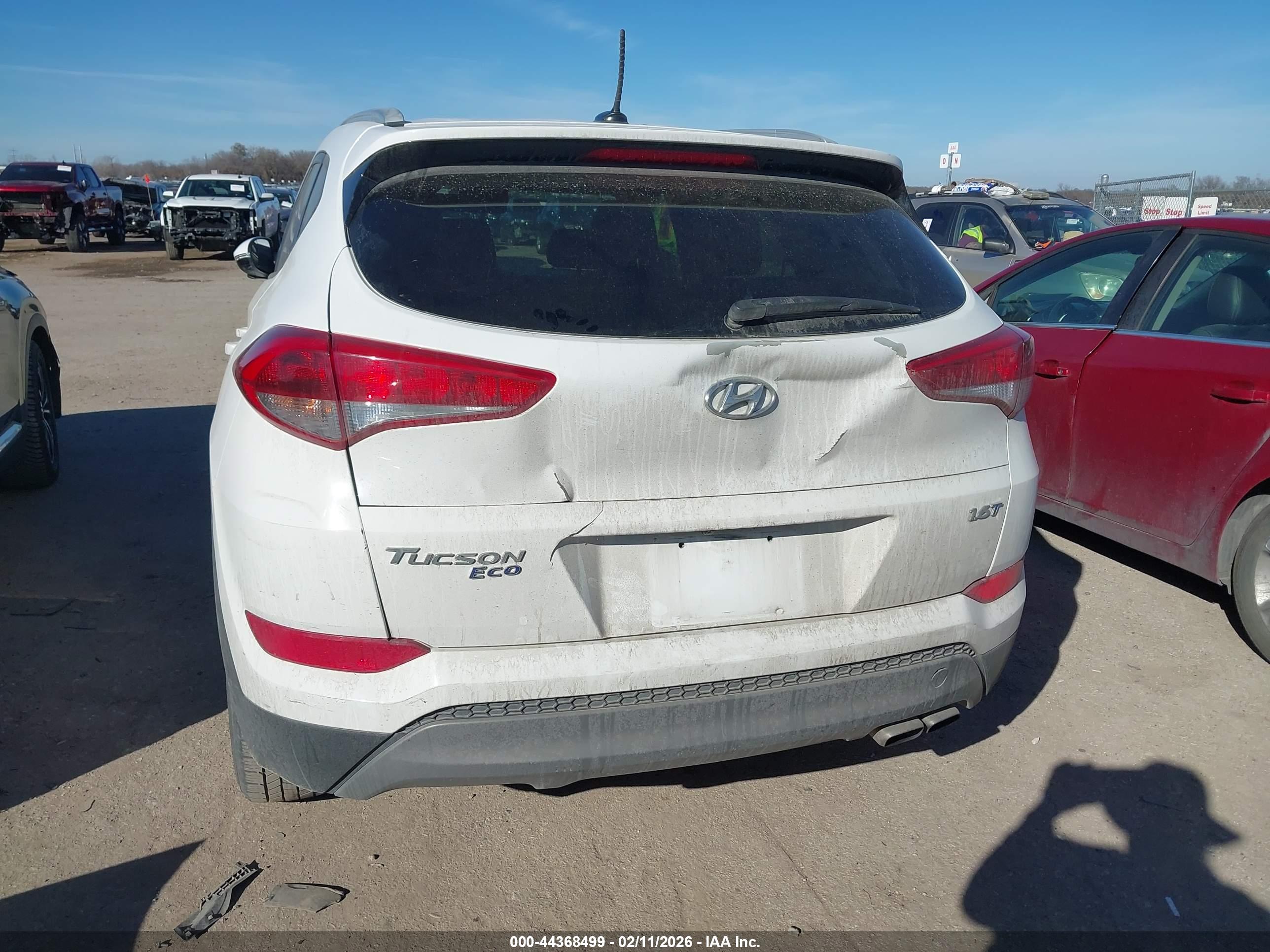 HYUNDAI TUCSON image 6
