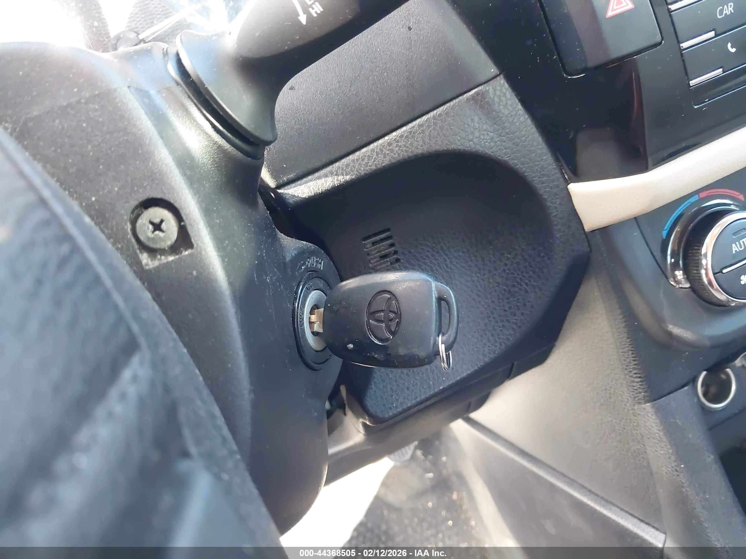 TOYOTA COROLLA image 11
