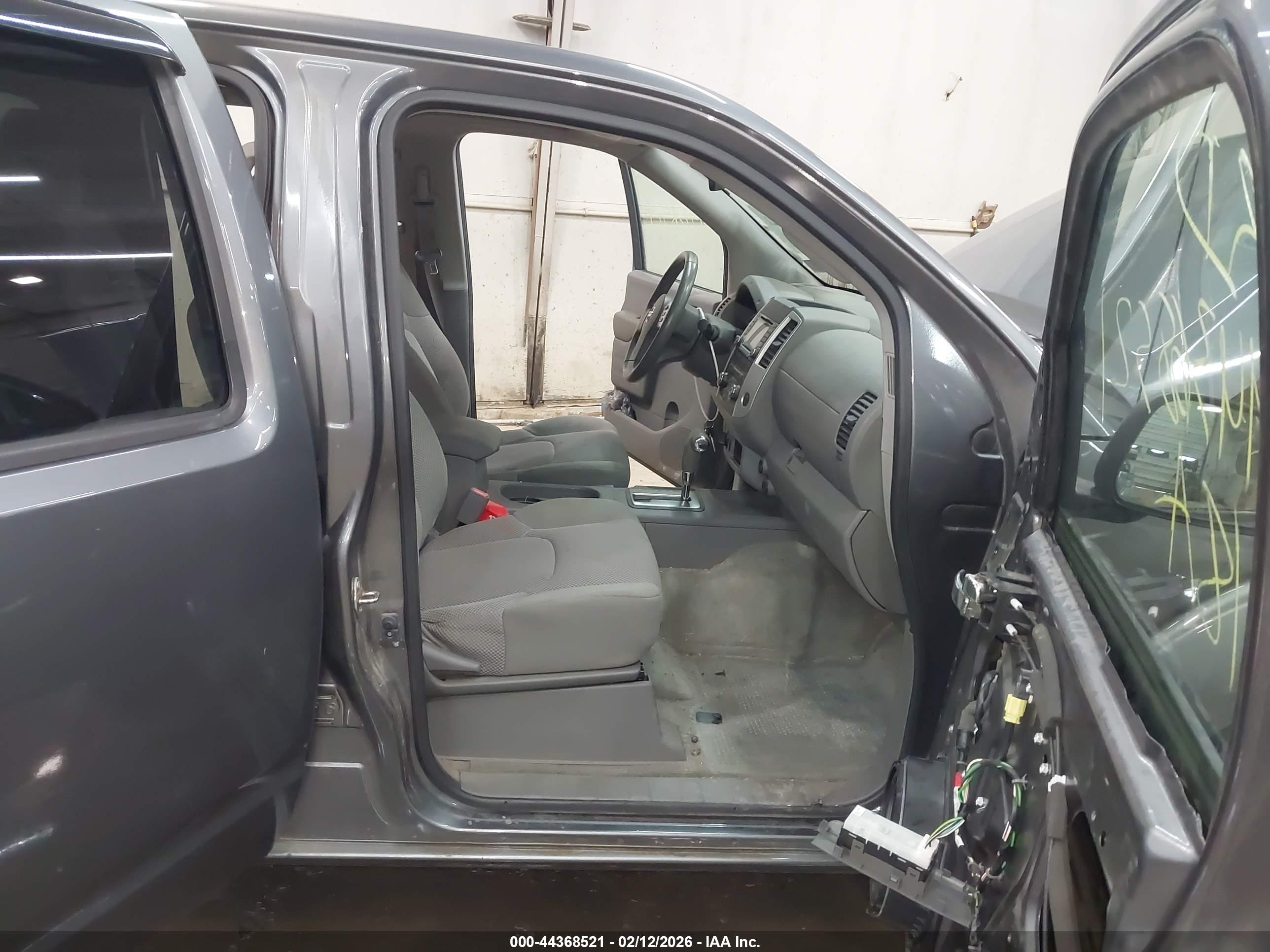 NISSAN FRONTIER image 5