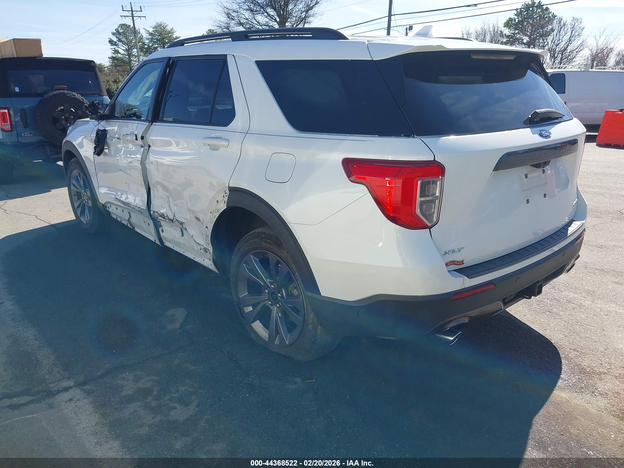 FORD EXPLORER image 3