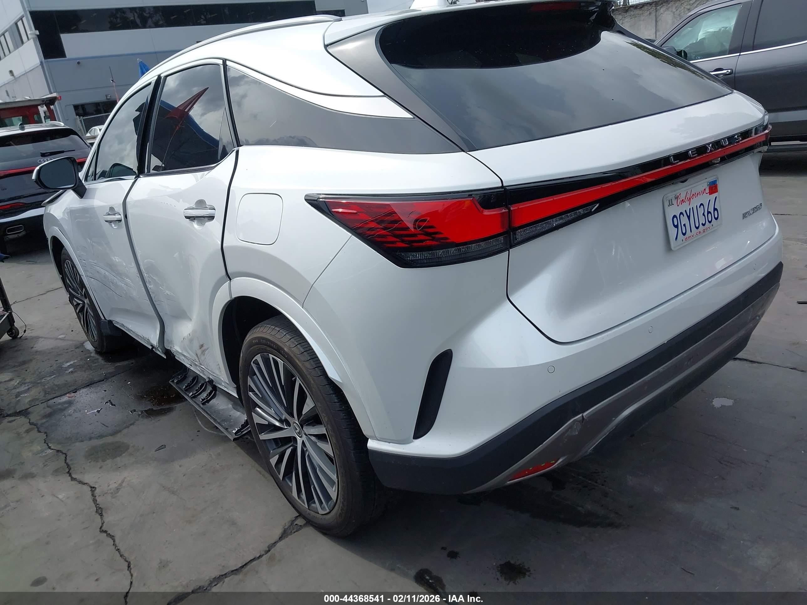 LEXUS RX image 3