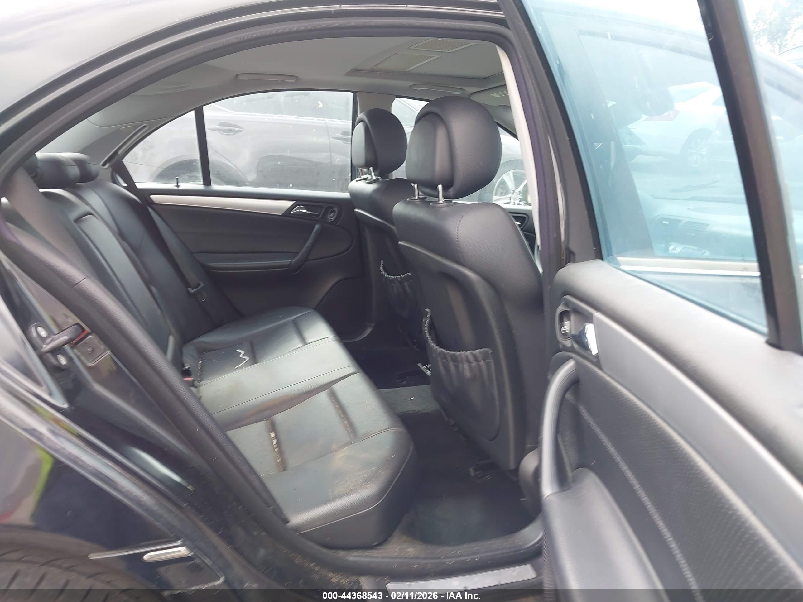 MERCEDES-BENZ C image 8