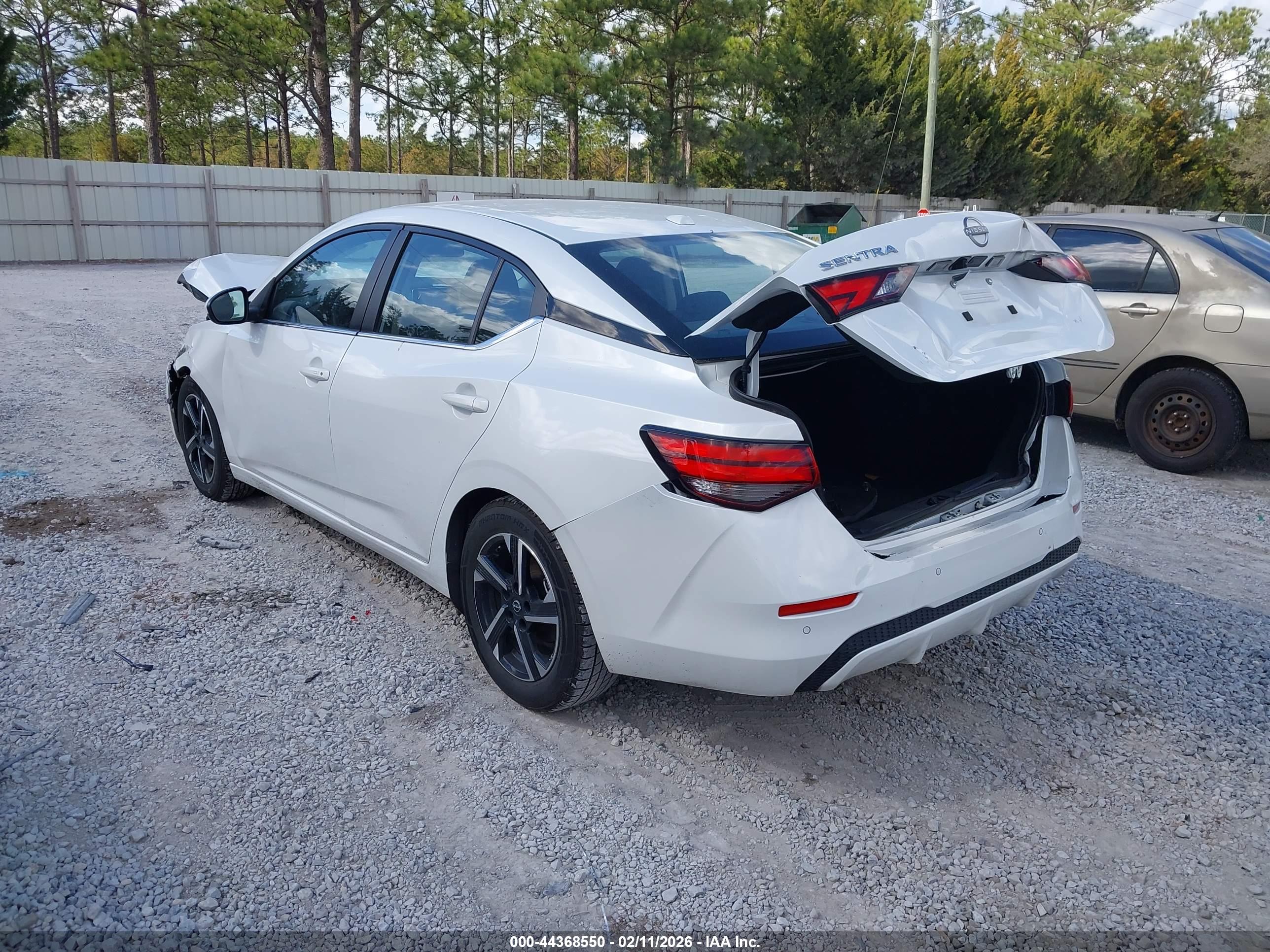 NISSAN SENTRA image 3