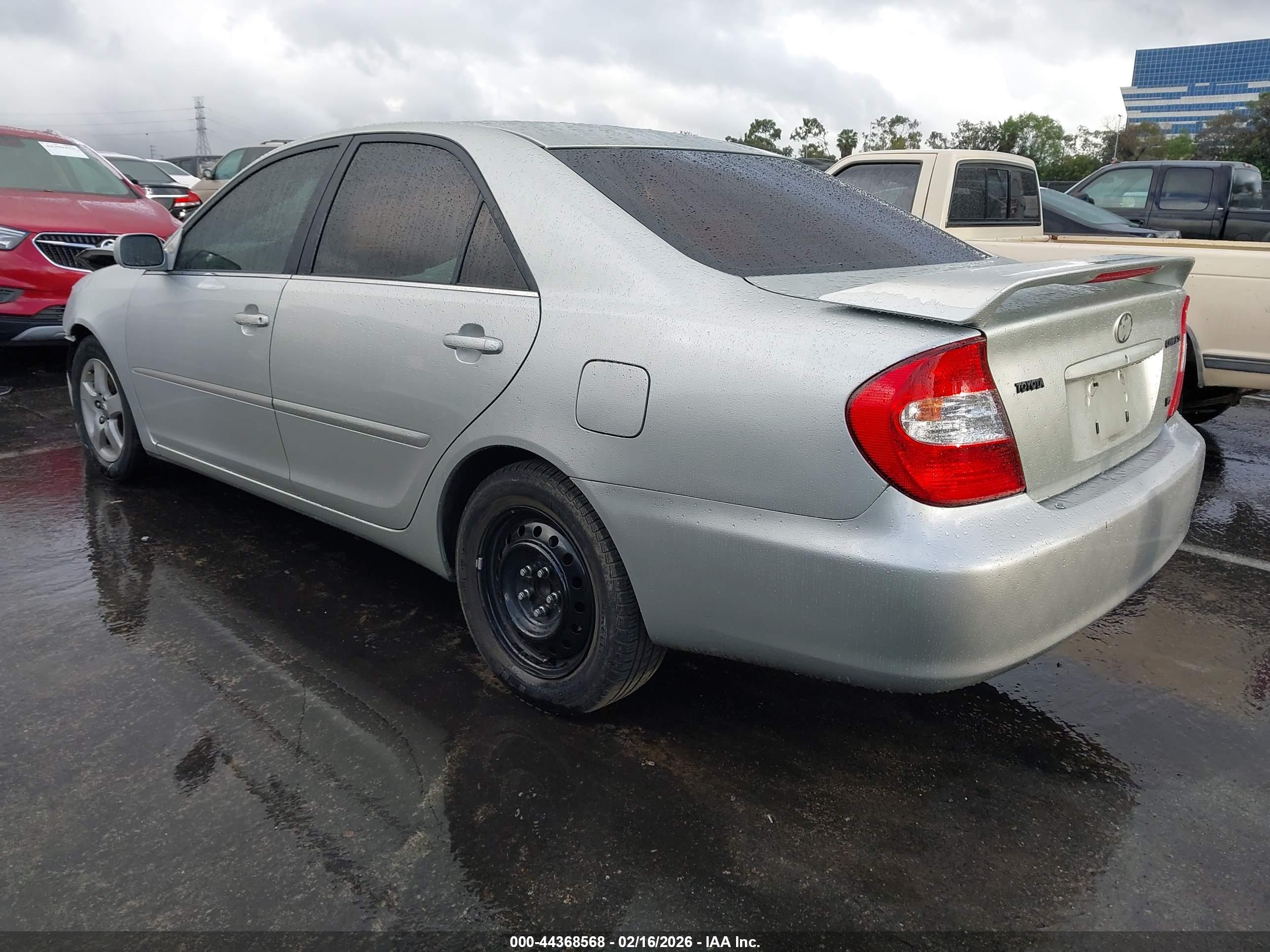 TOYOTA CAMRY image 3