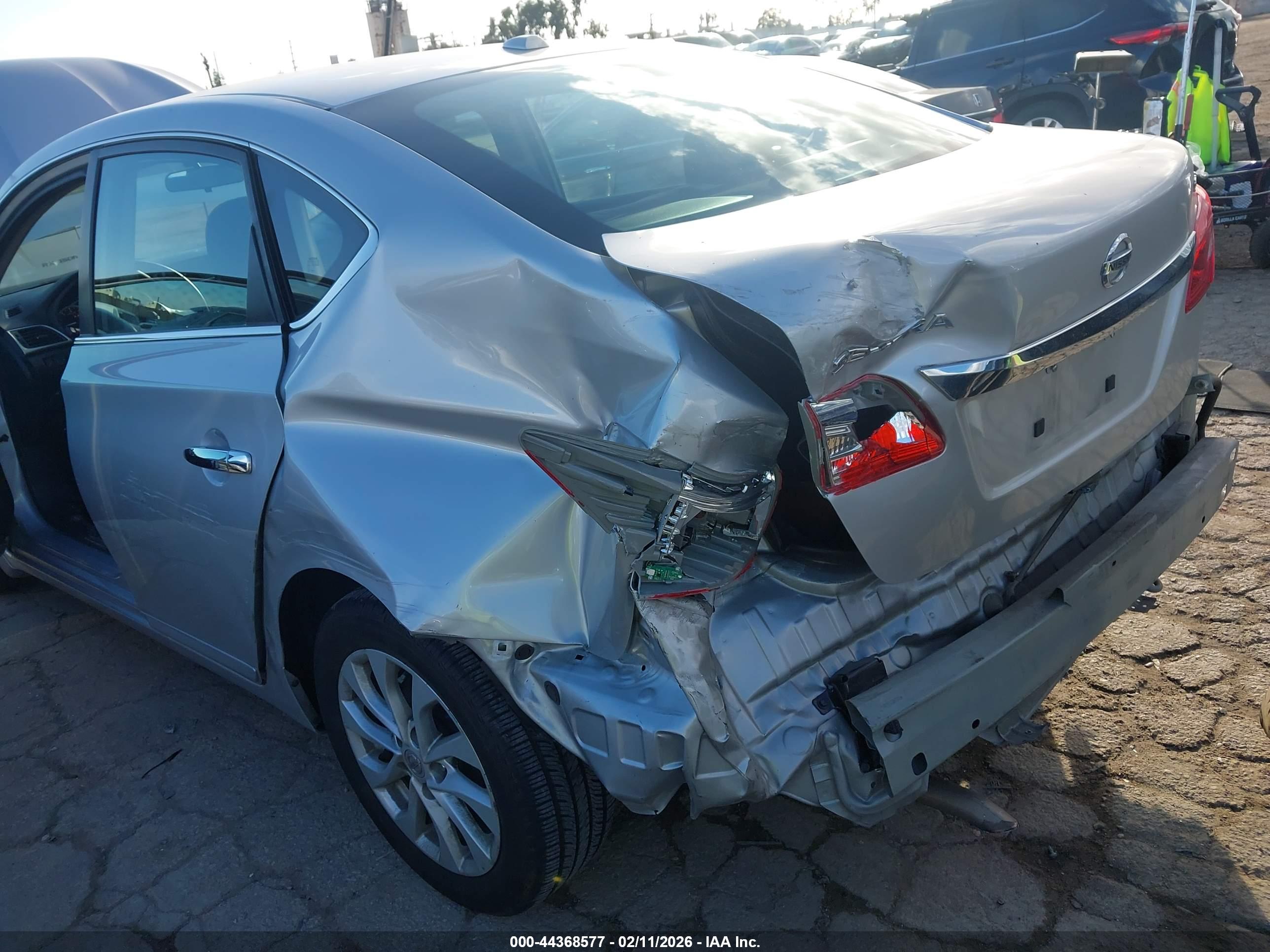 NISSAN SENTRA image 6