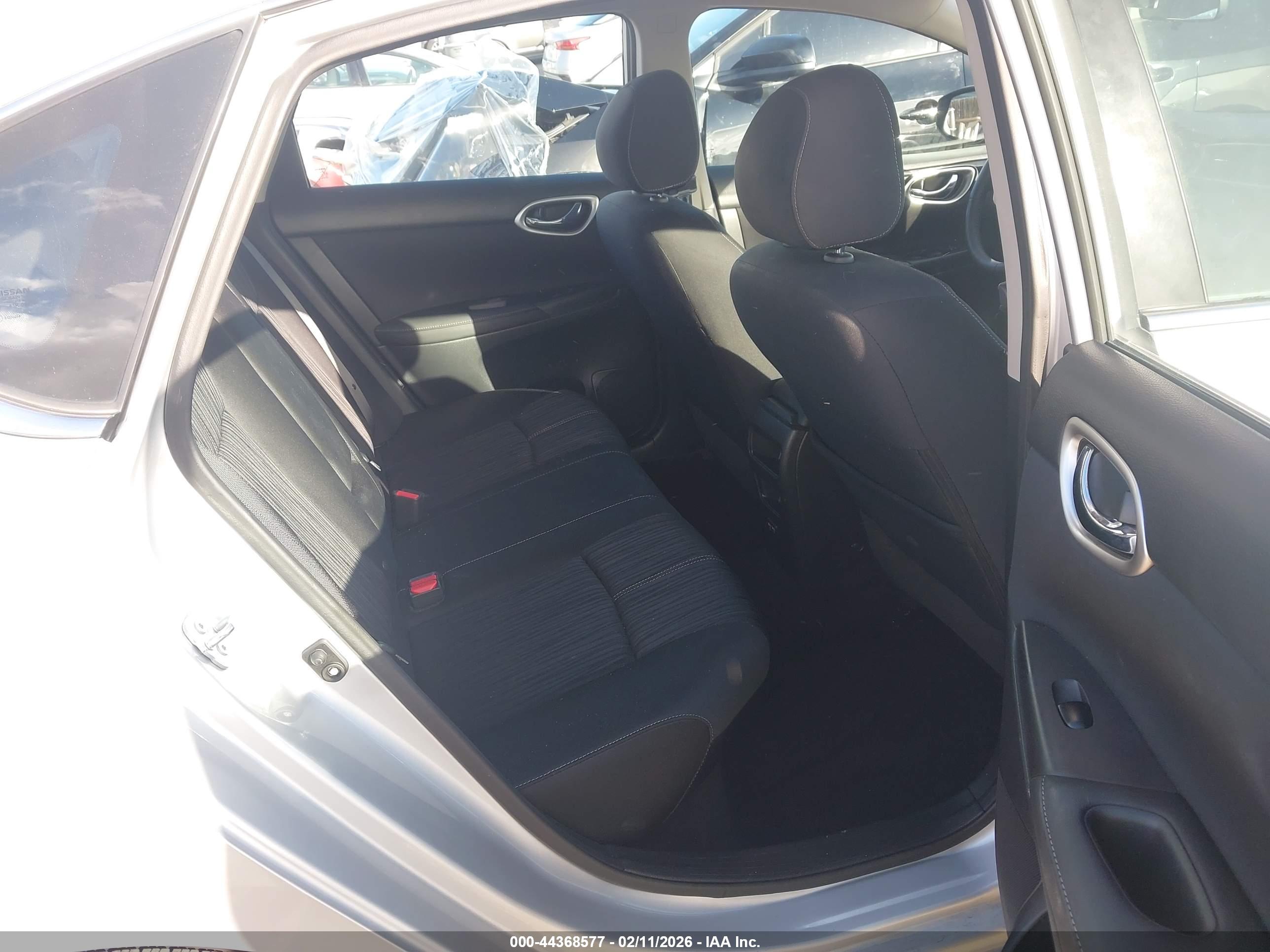 NISSAN SENTRA image 8