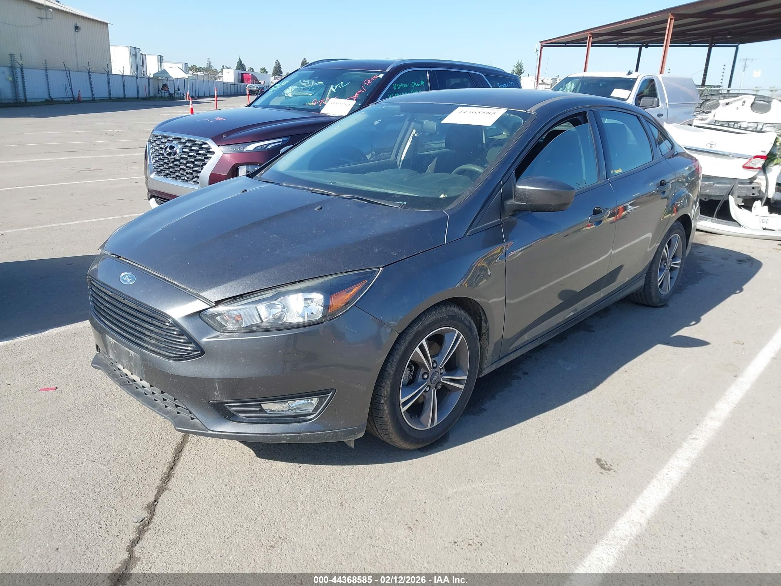FORD FOCUS image 2