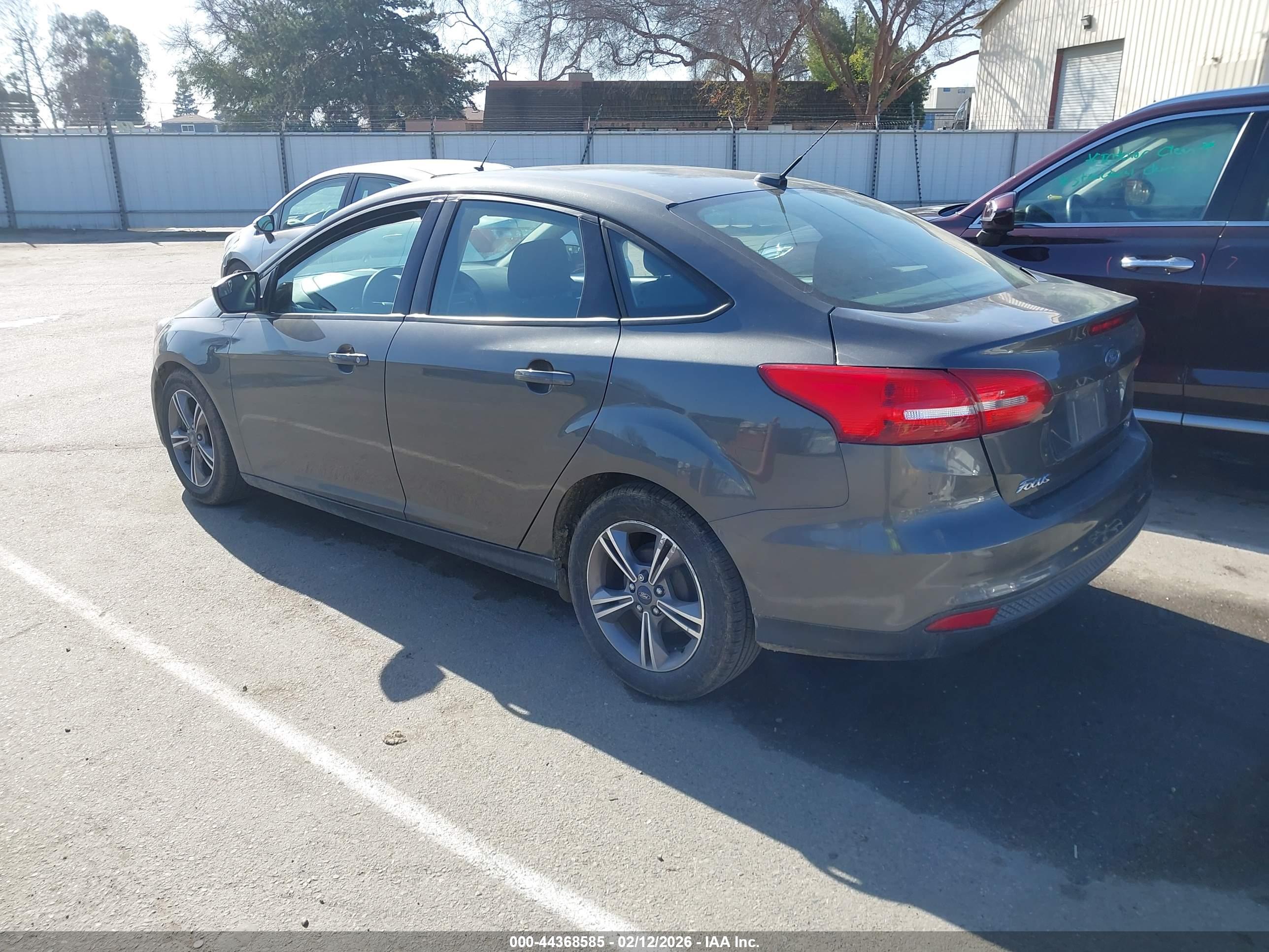 FORD FOCUS image 3