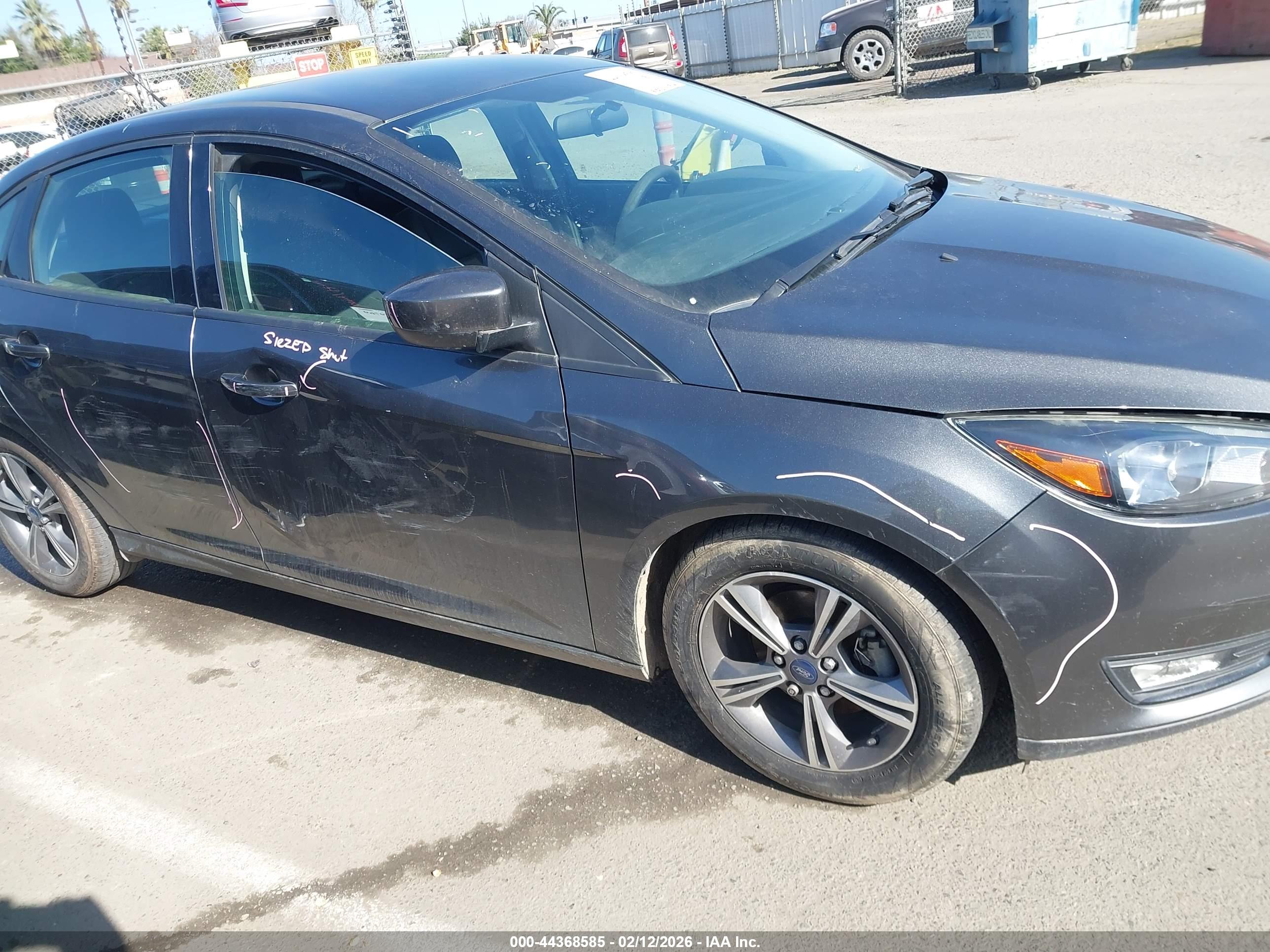FORD FOCUS image 6