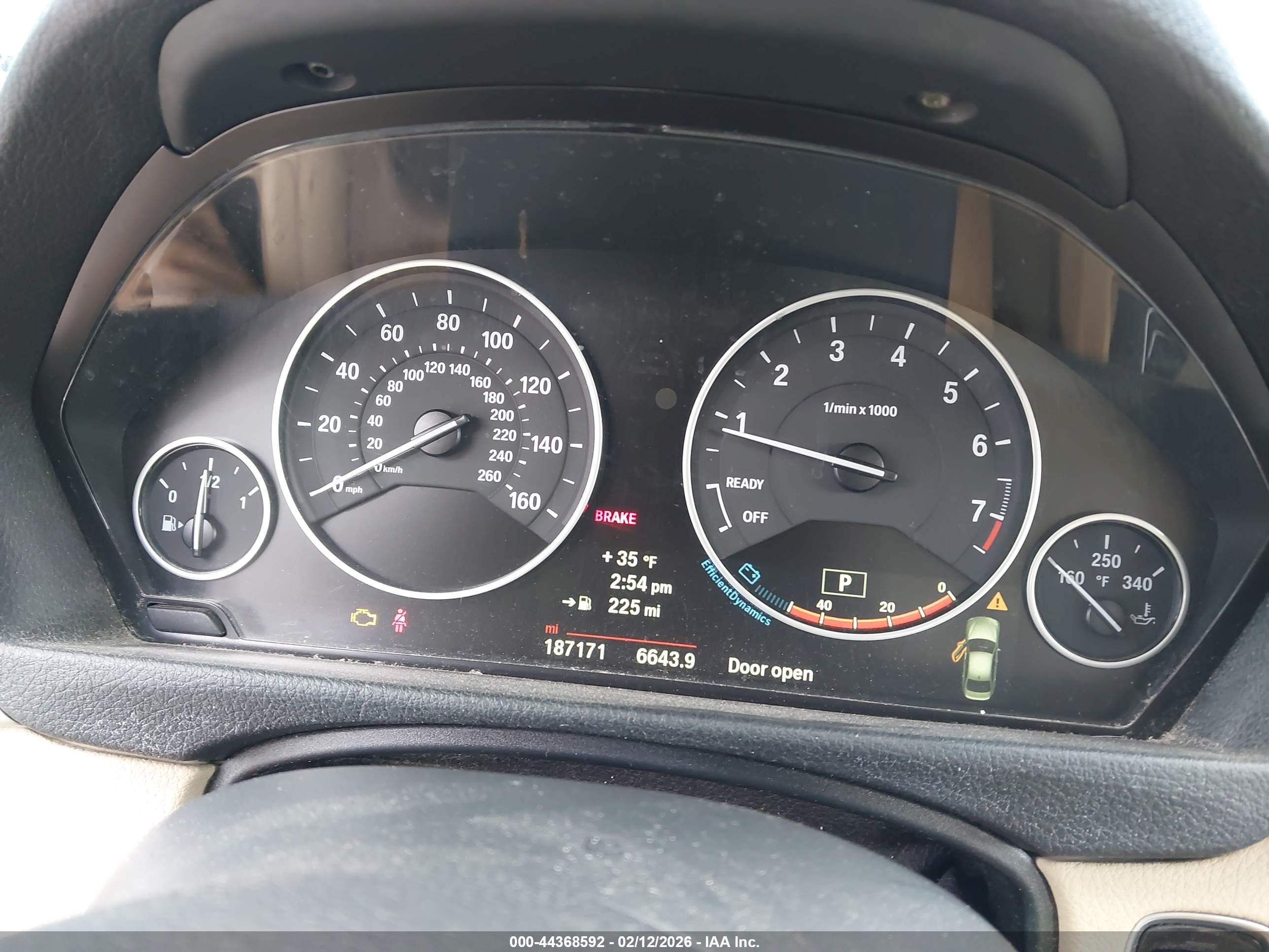 BMW 320I image 7