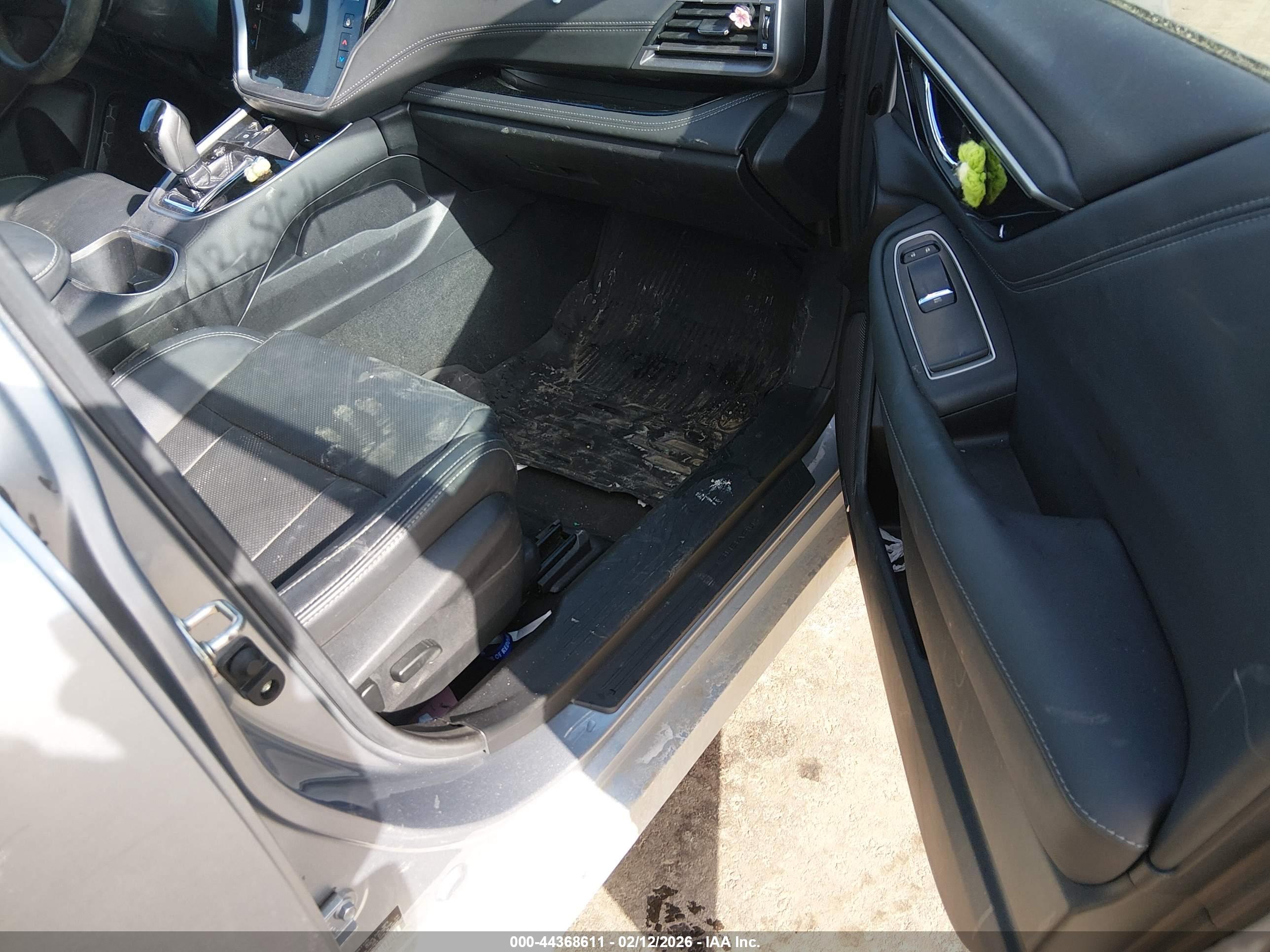 SUBARU LEGACY image 5