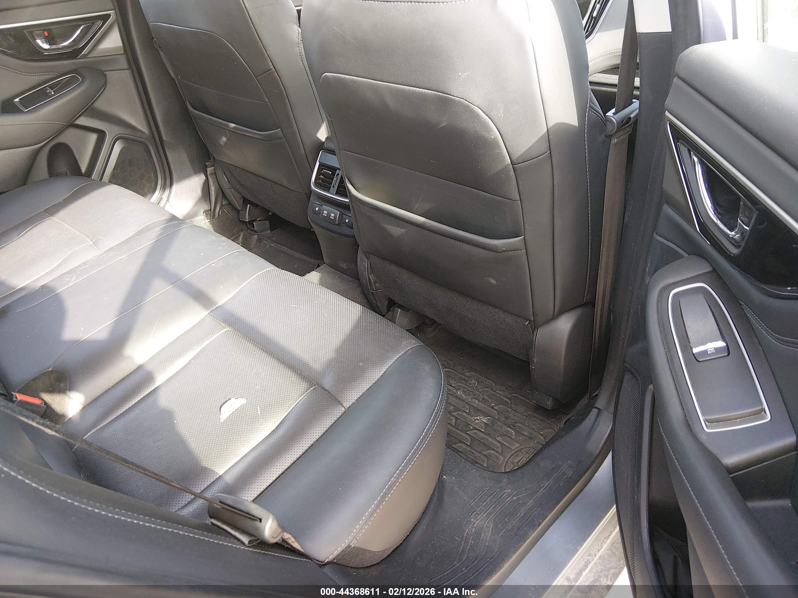 SUBARU LEGACY image 8