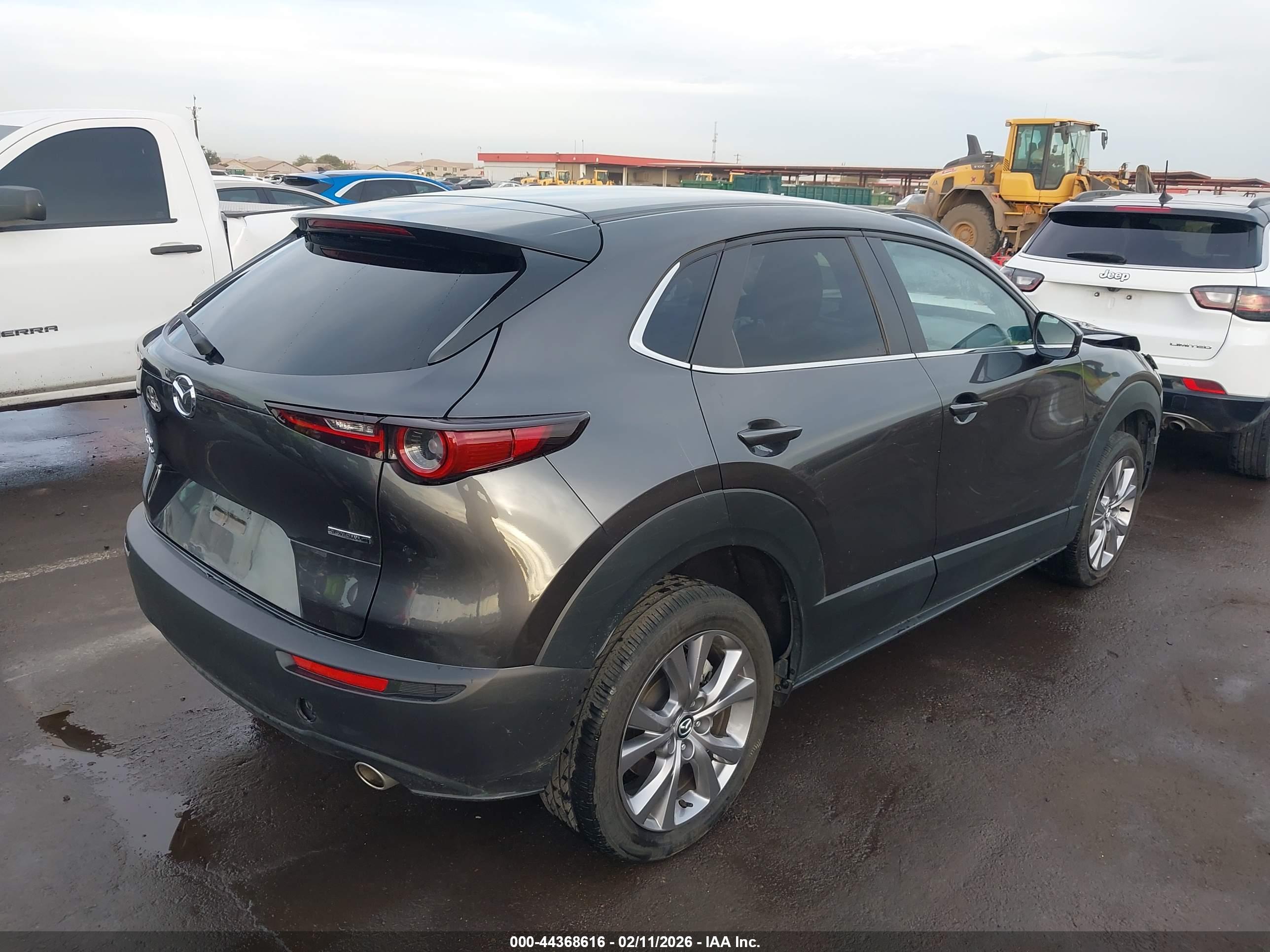 MAZDA CX-30 image 4