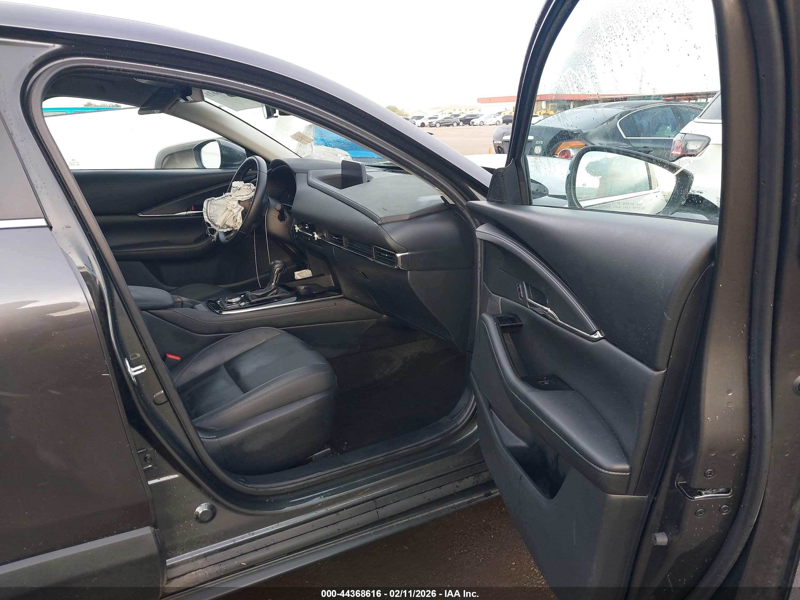MAZDA CX-30 image 5