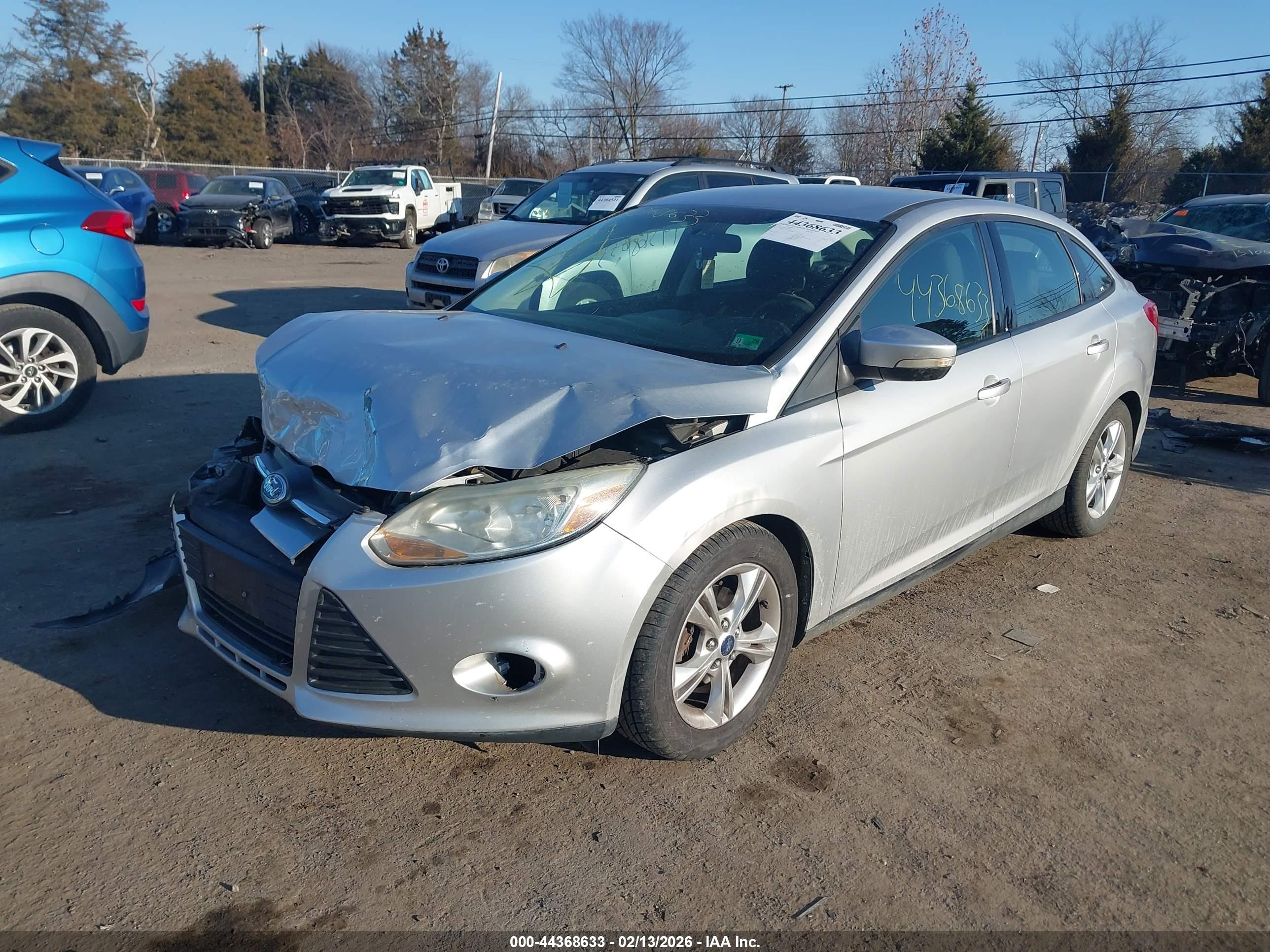 FORD FOCUS image 2