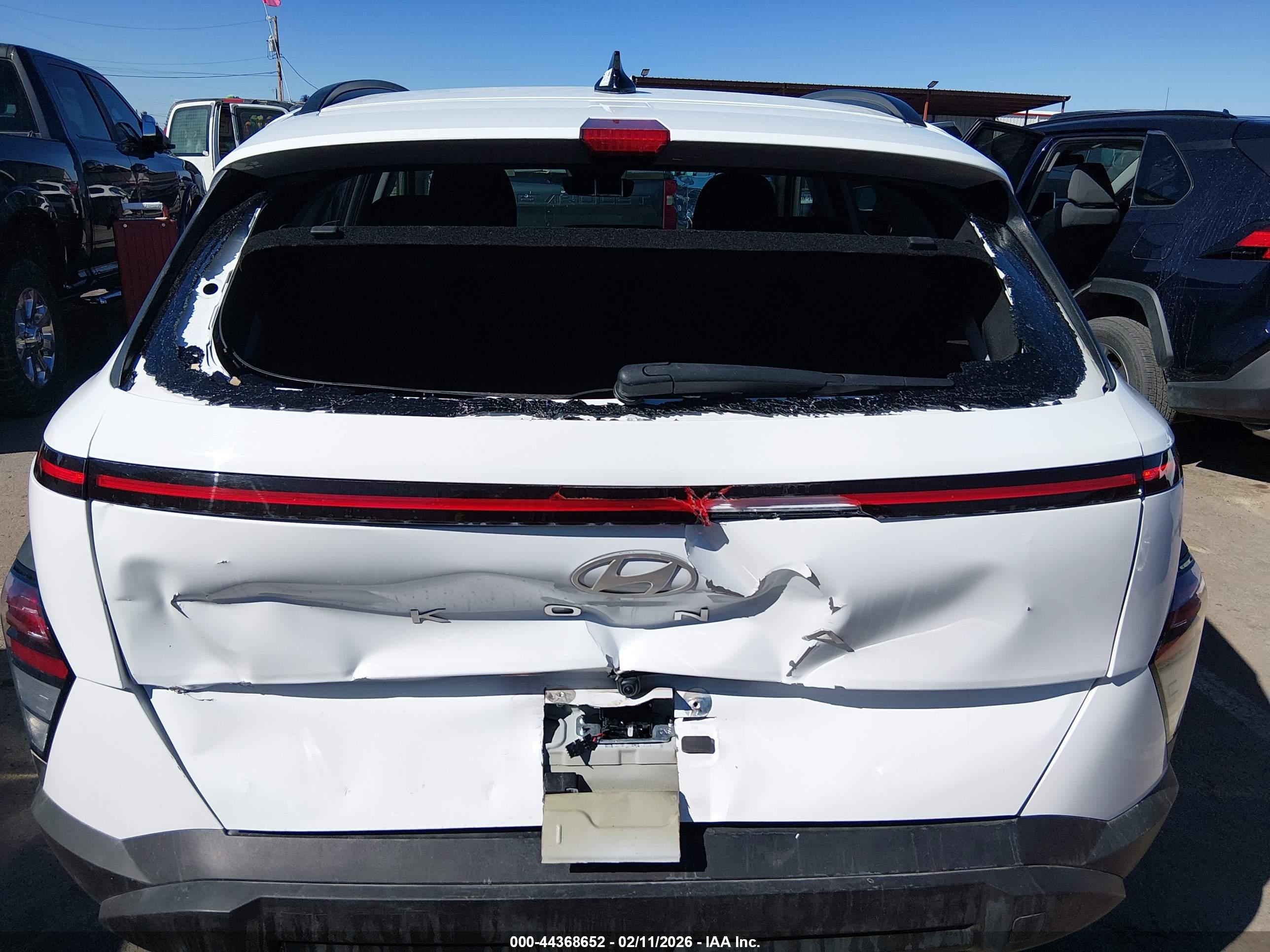HYUNDAI KONA image 6