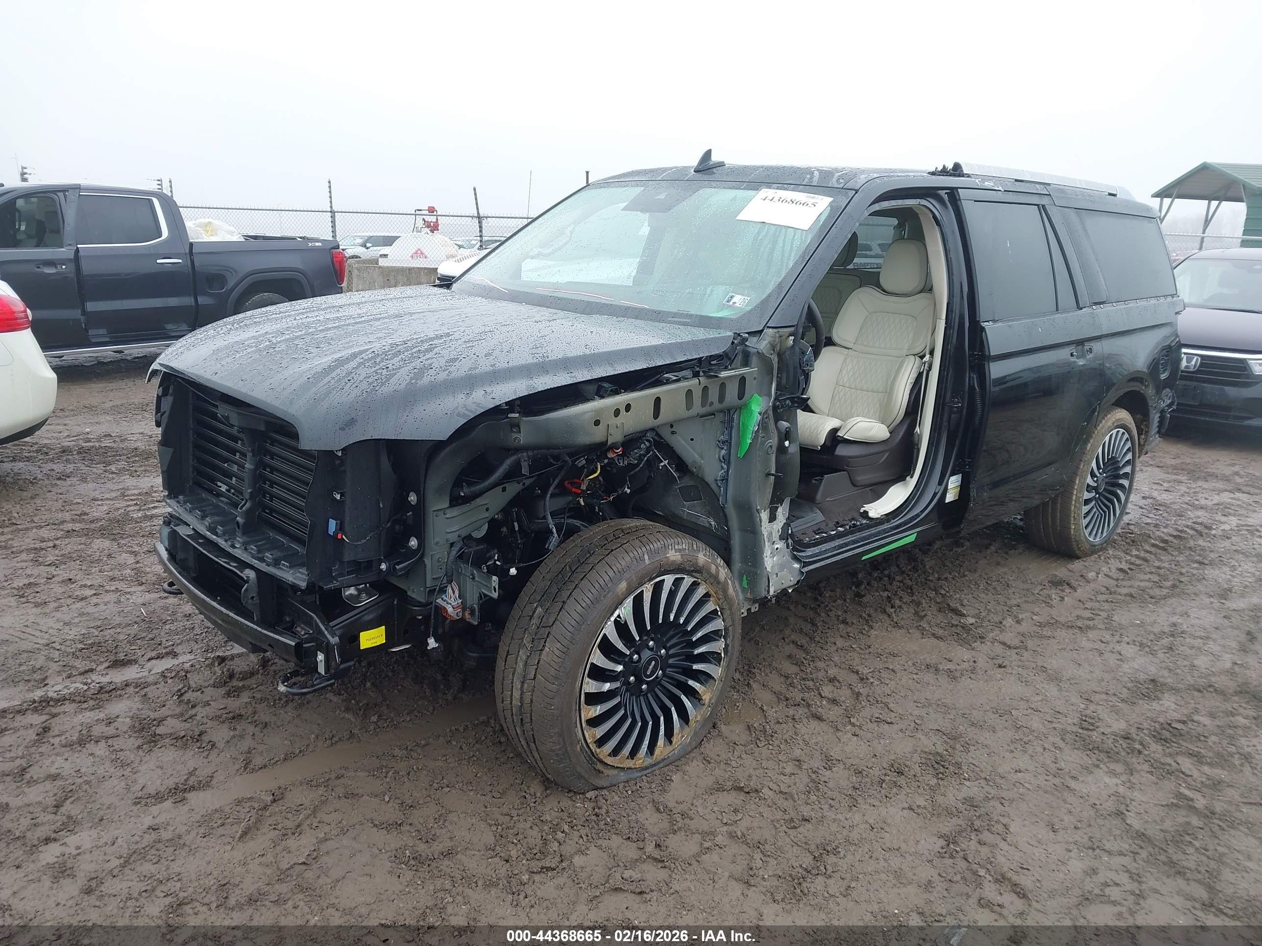 LINCOLN NAVIGATOR image 2