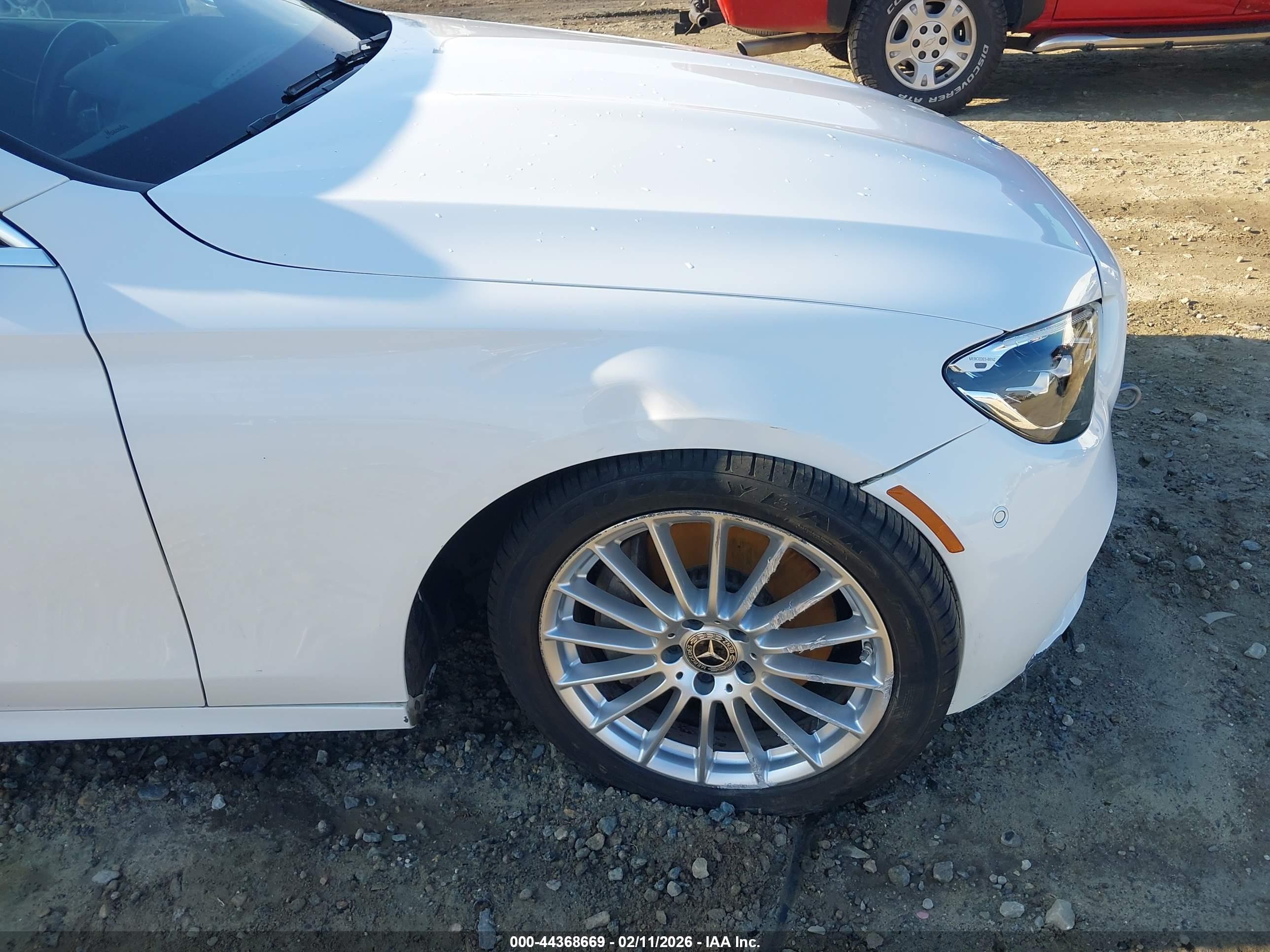 MERCEDES-BENZ E image 6