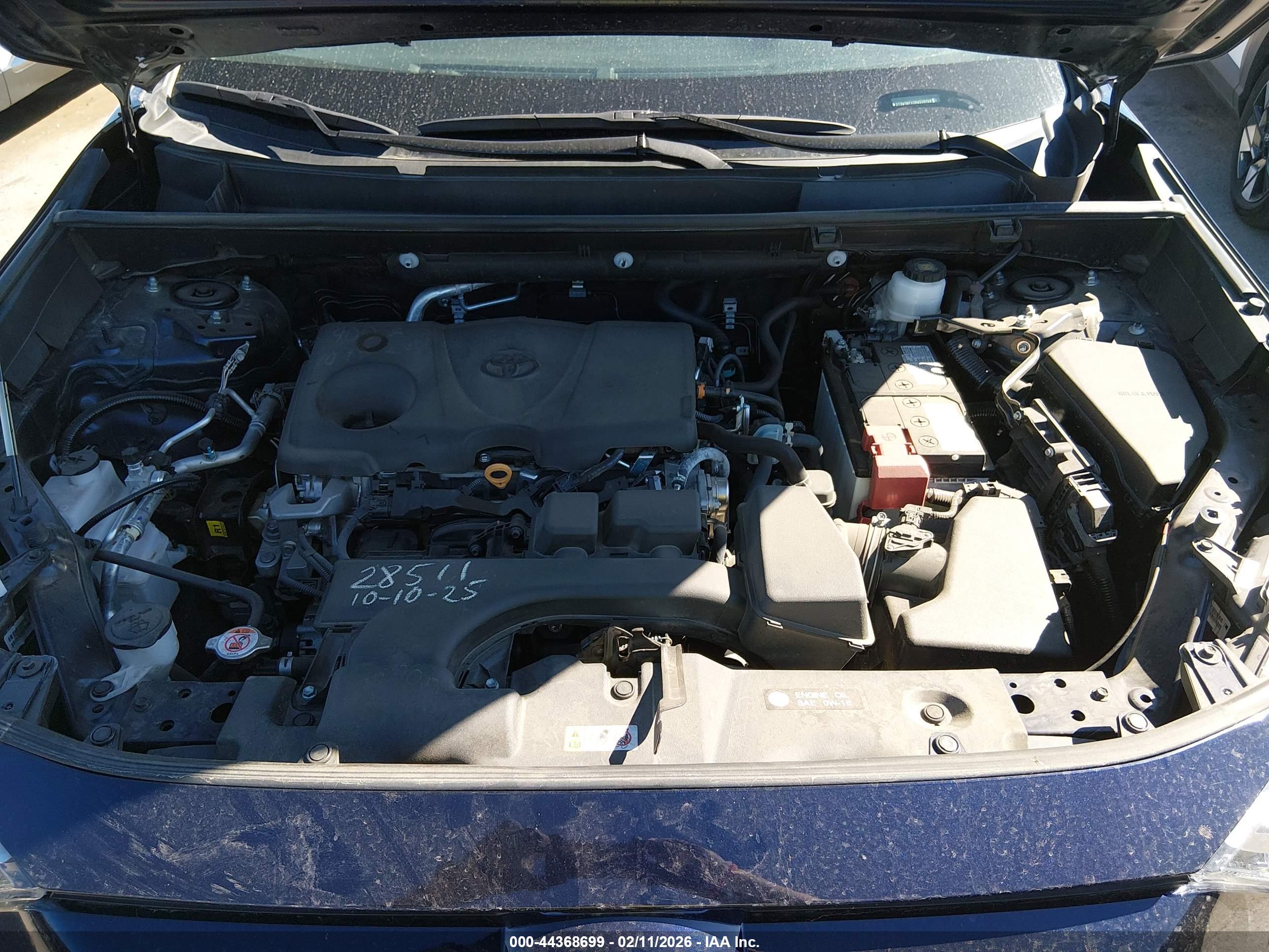 TOYOTA RAV4 image 10
