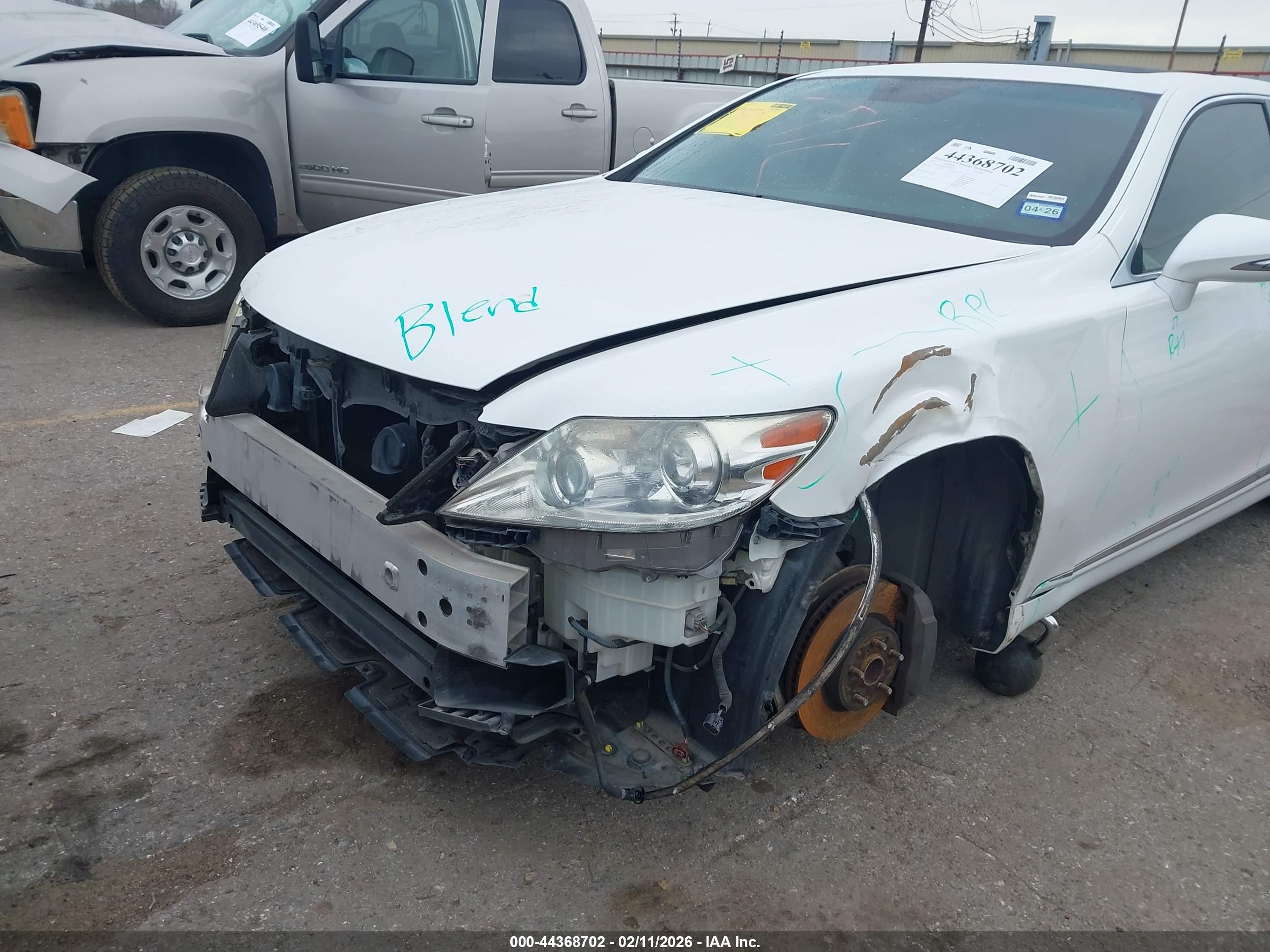 LEXUS LS image 6