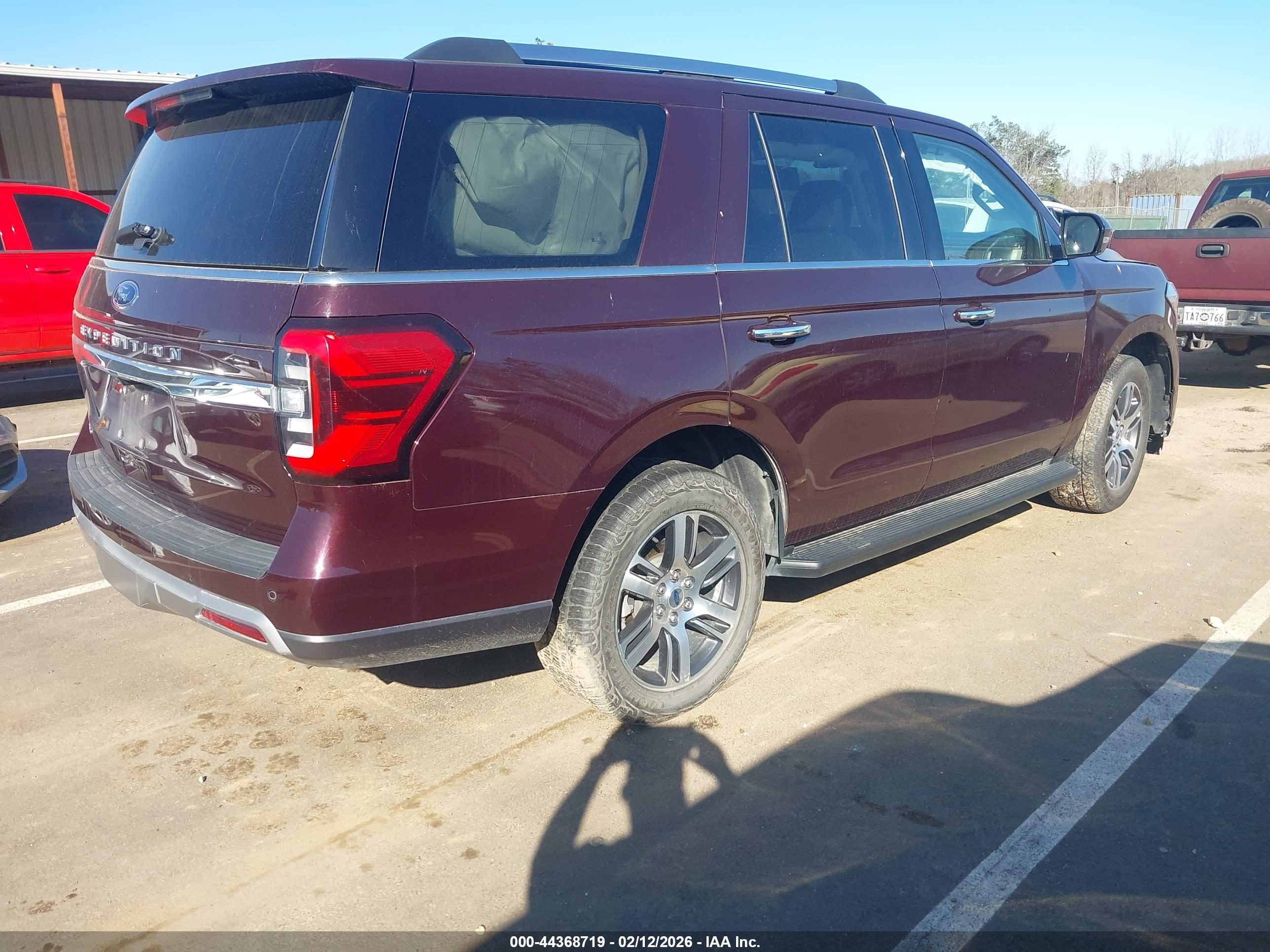 FORD EXPEDITION image 4