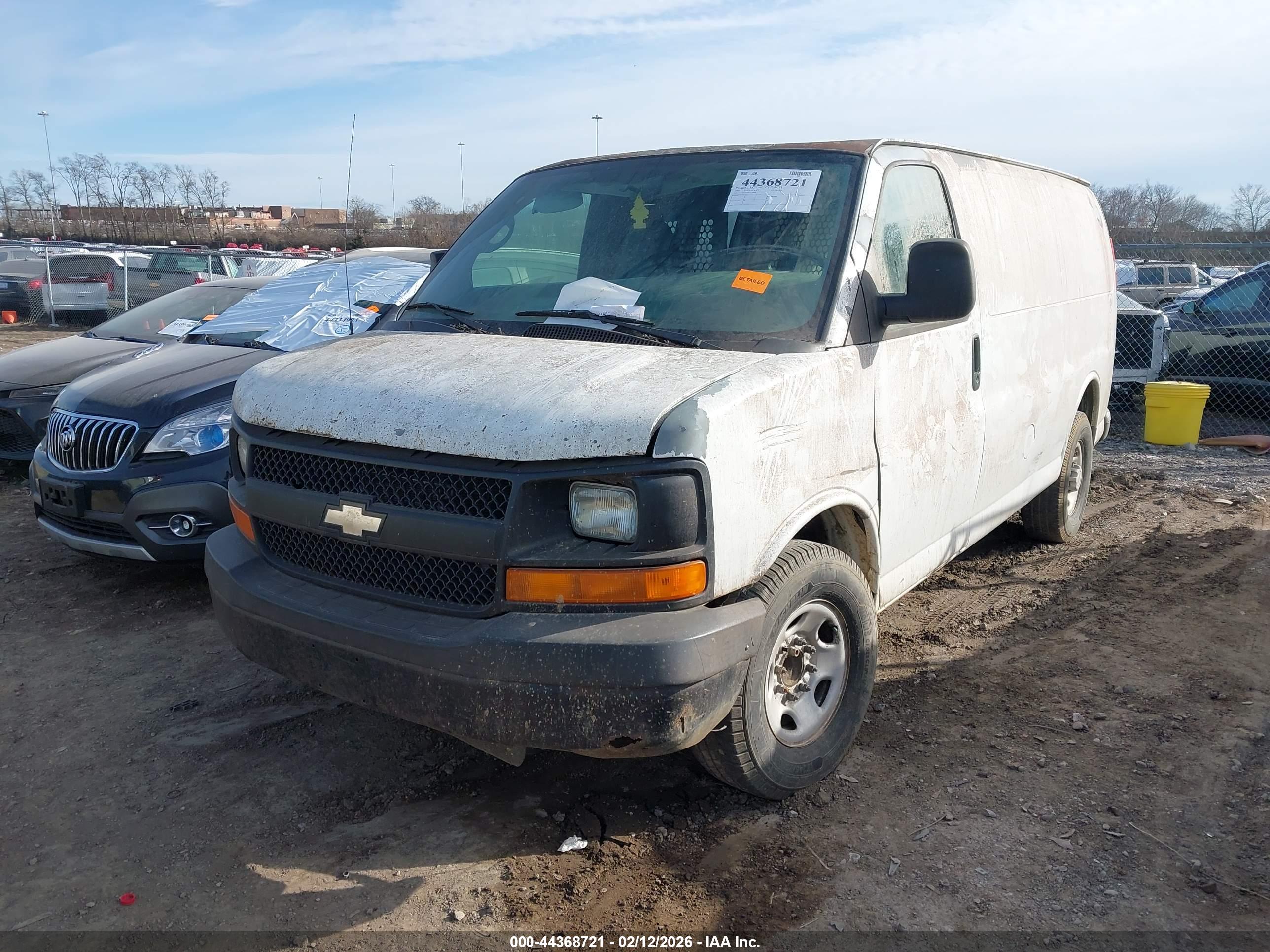 CHEVROLET EXPRESS image 2