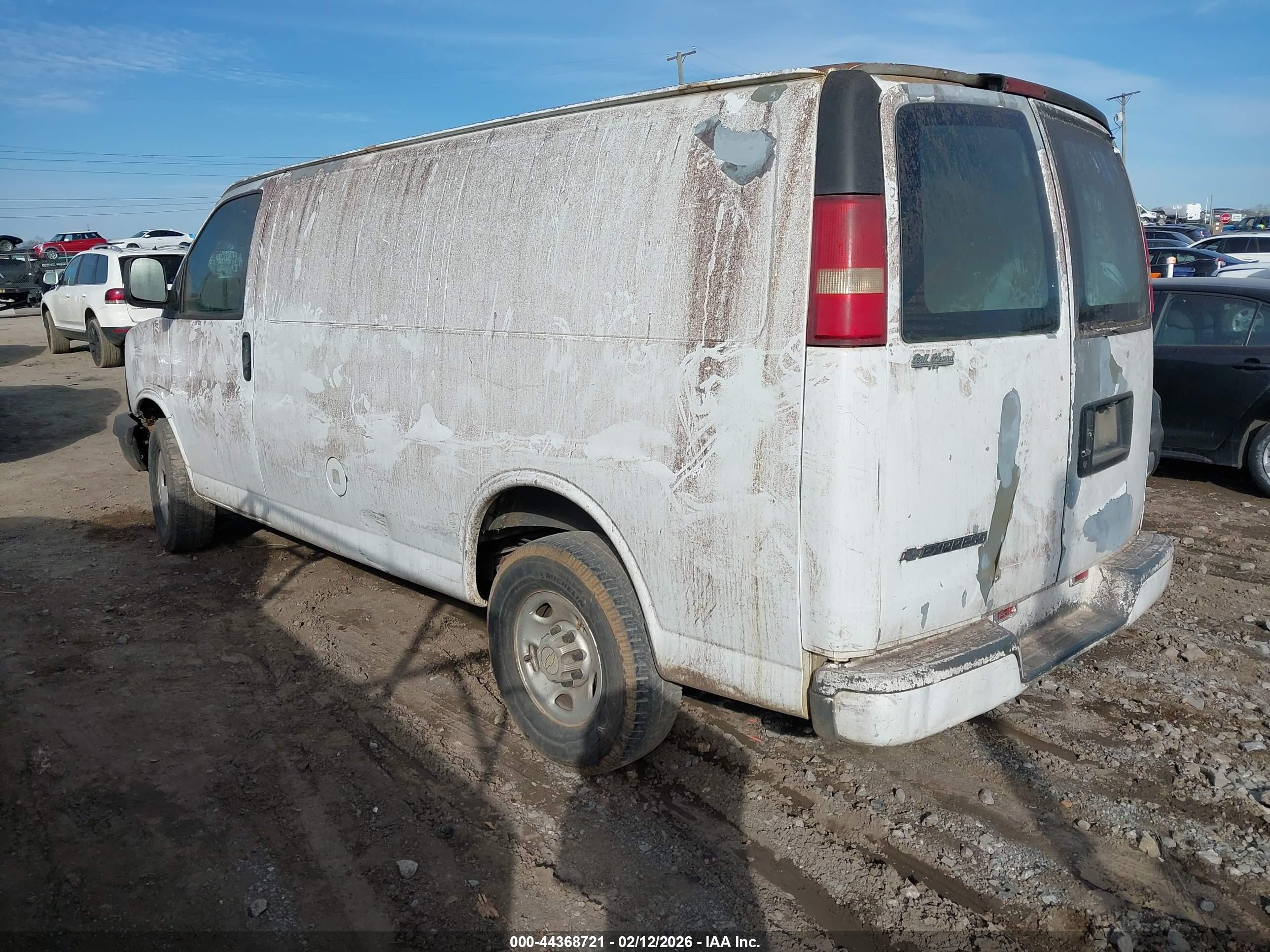 CHEVROLET EXPRESS image 3
