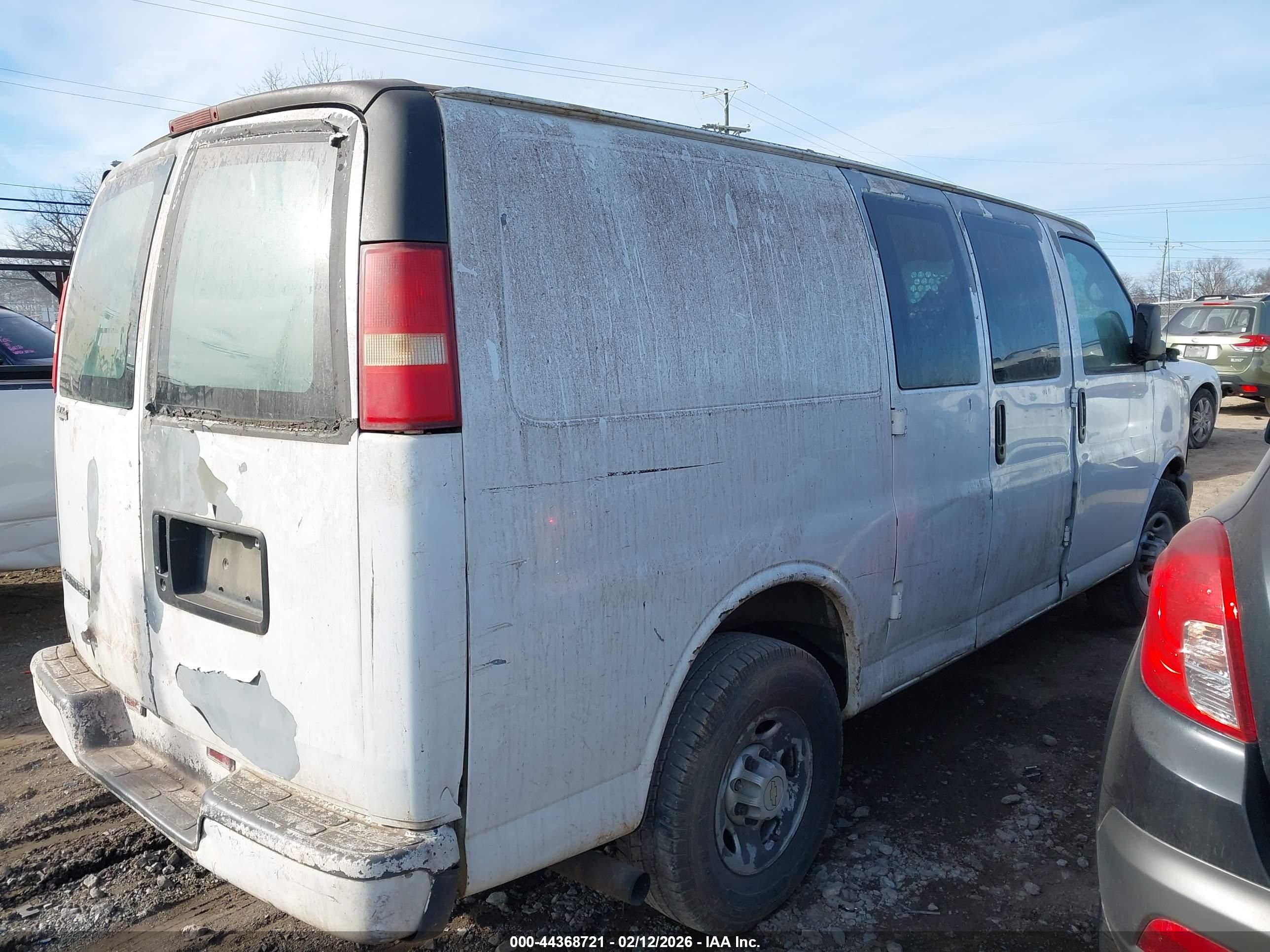 CHEVROLET EXPRESS image 4