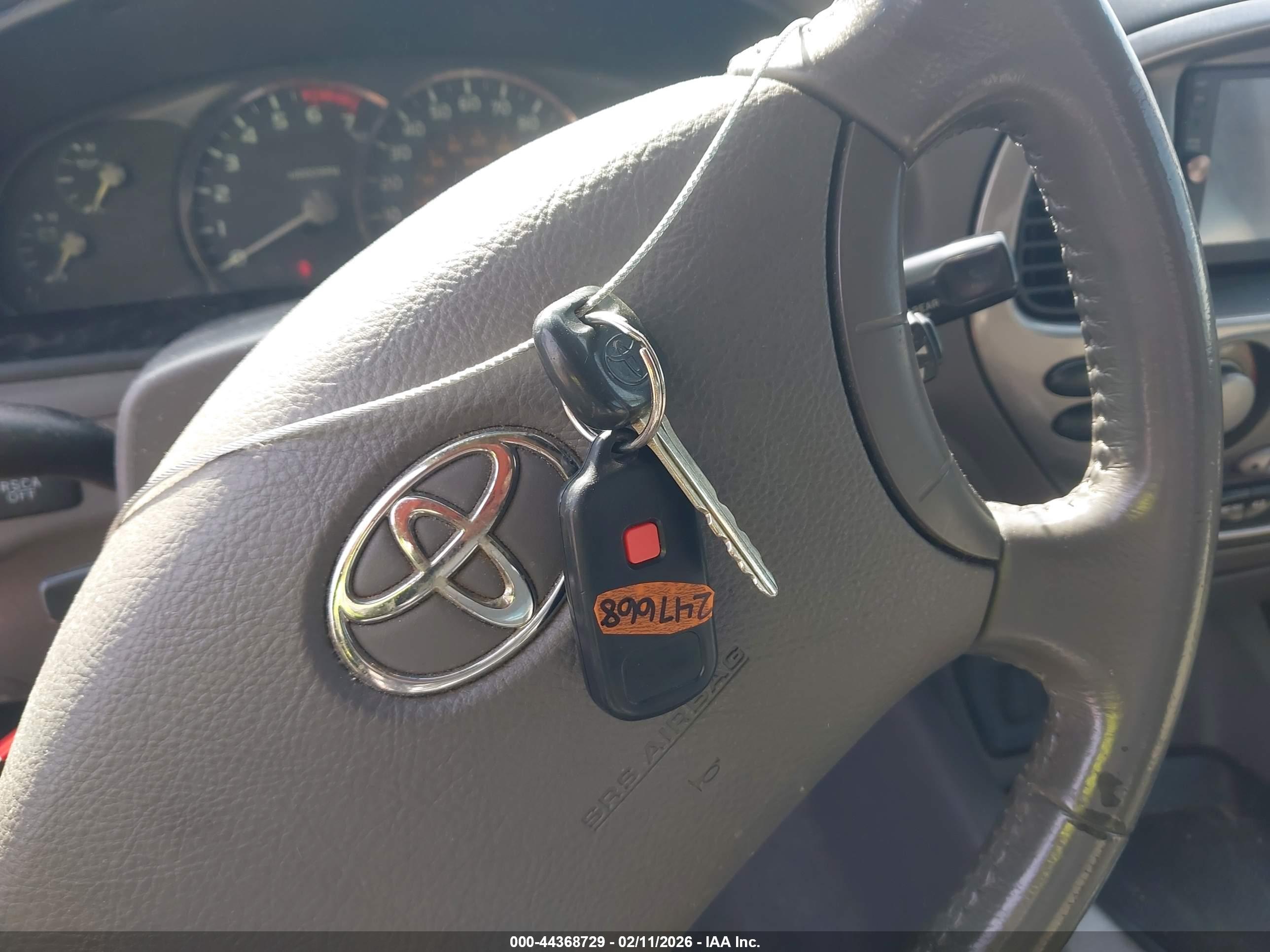 TOYOTA SEQUOIA image 11