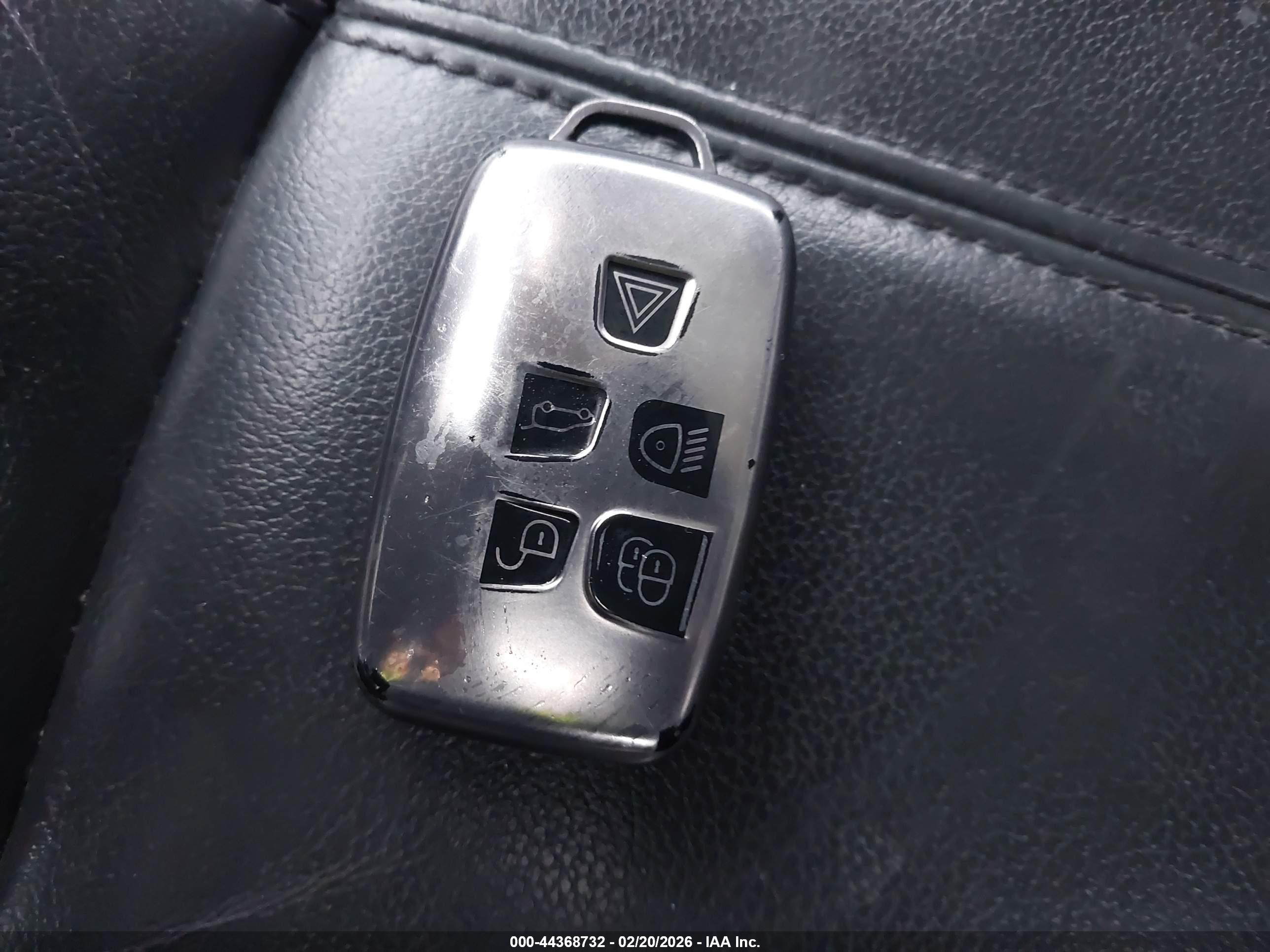 LAND ROVER image 11