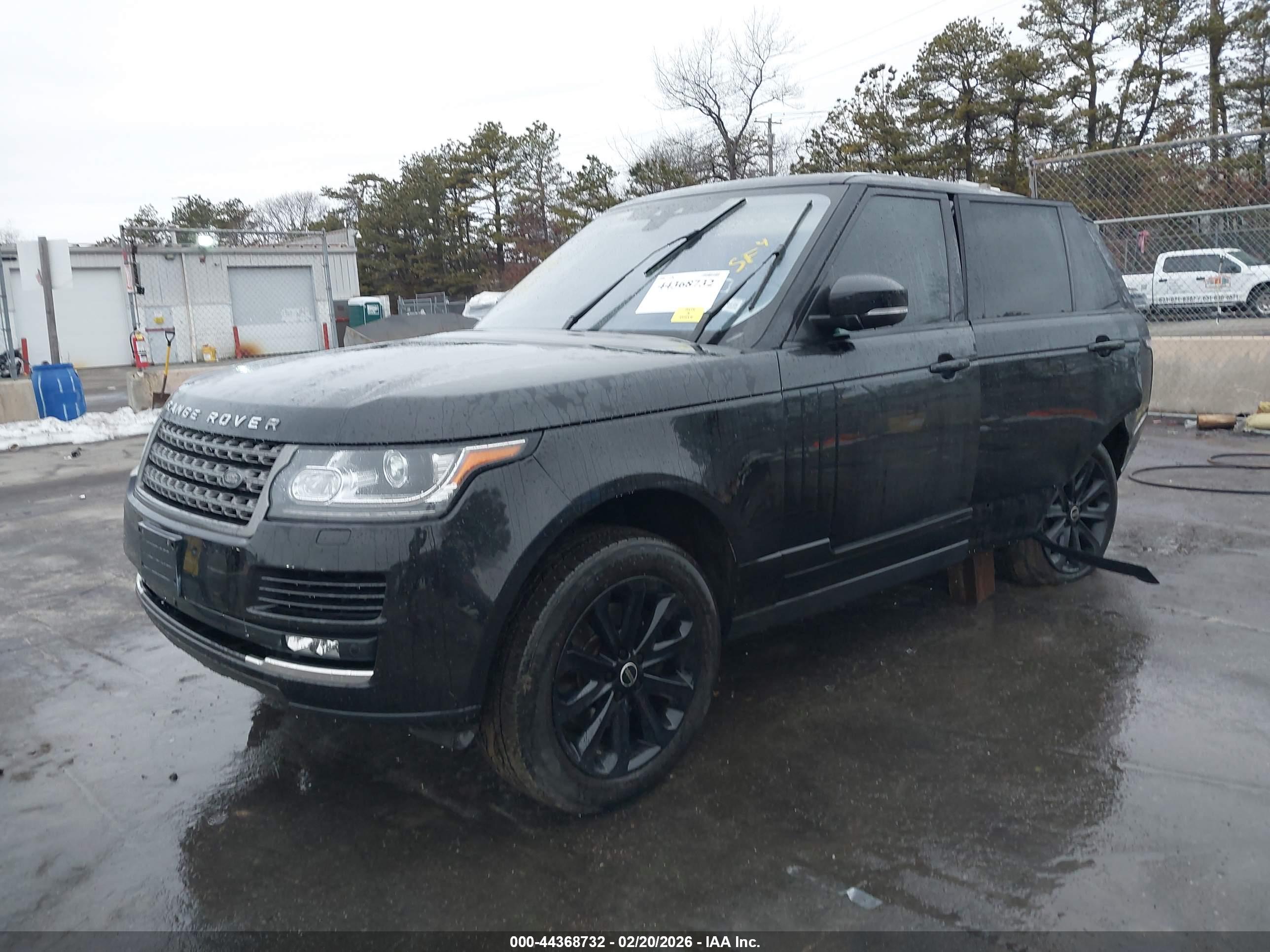 LAND ROVER image 2