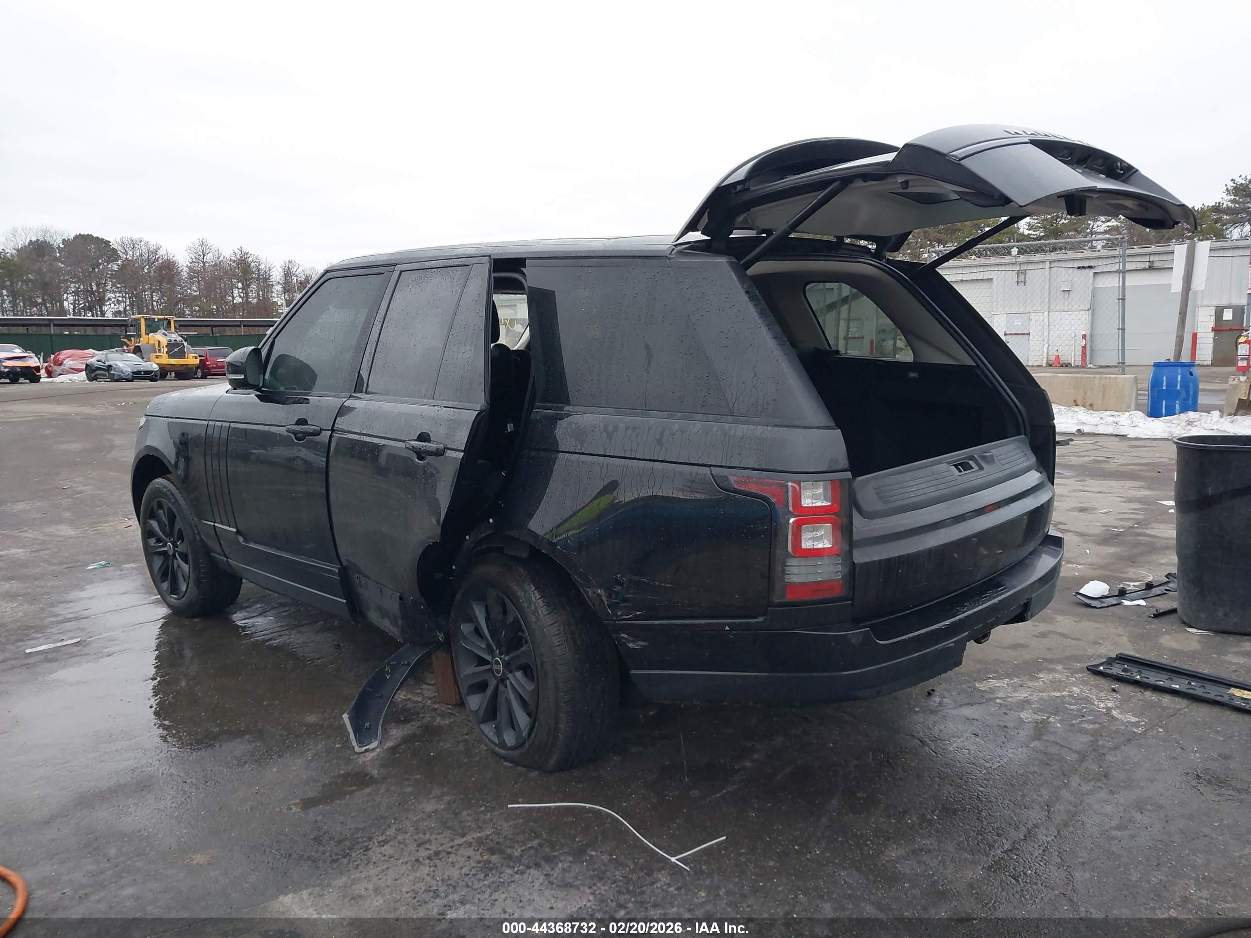 LAND ROVER image 3