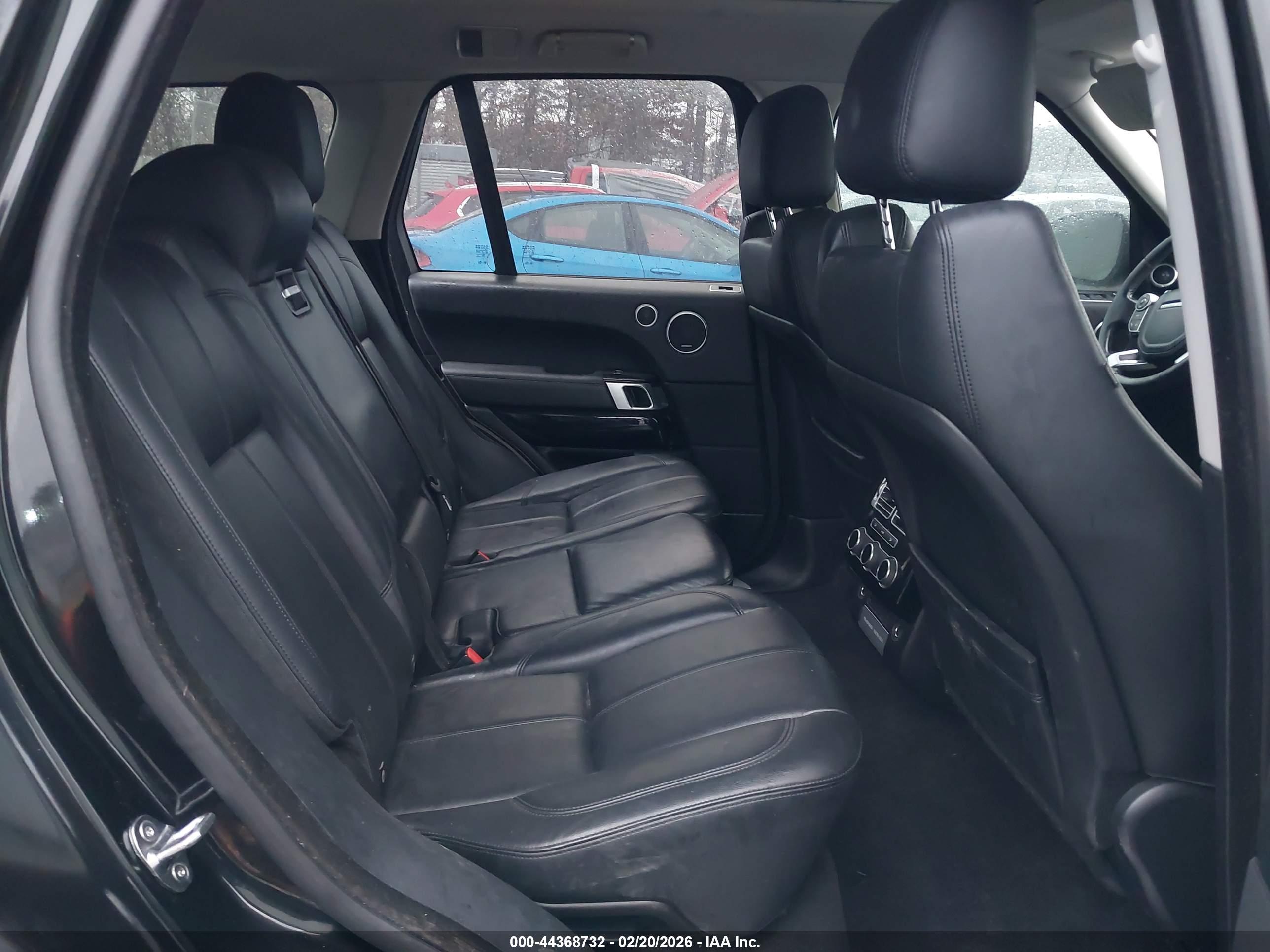 LAND ROVER image 8