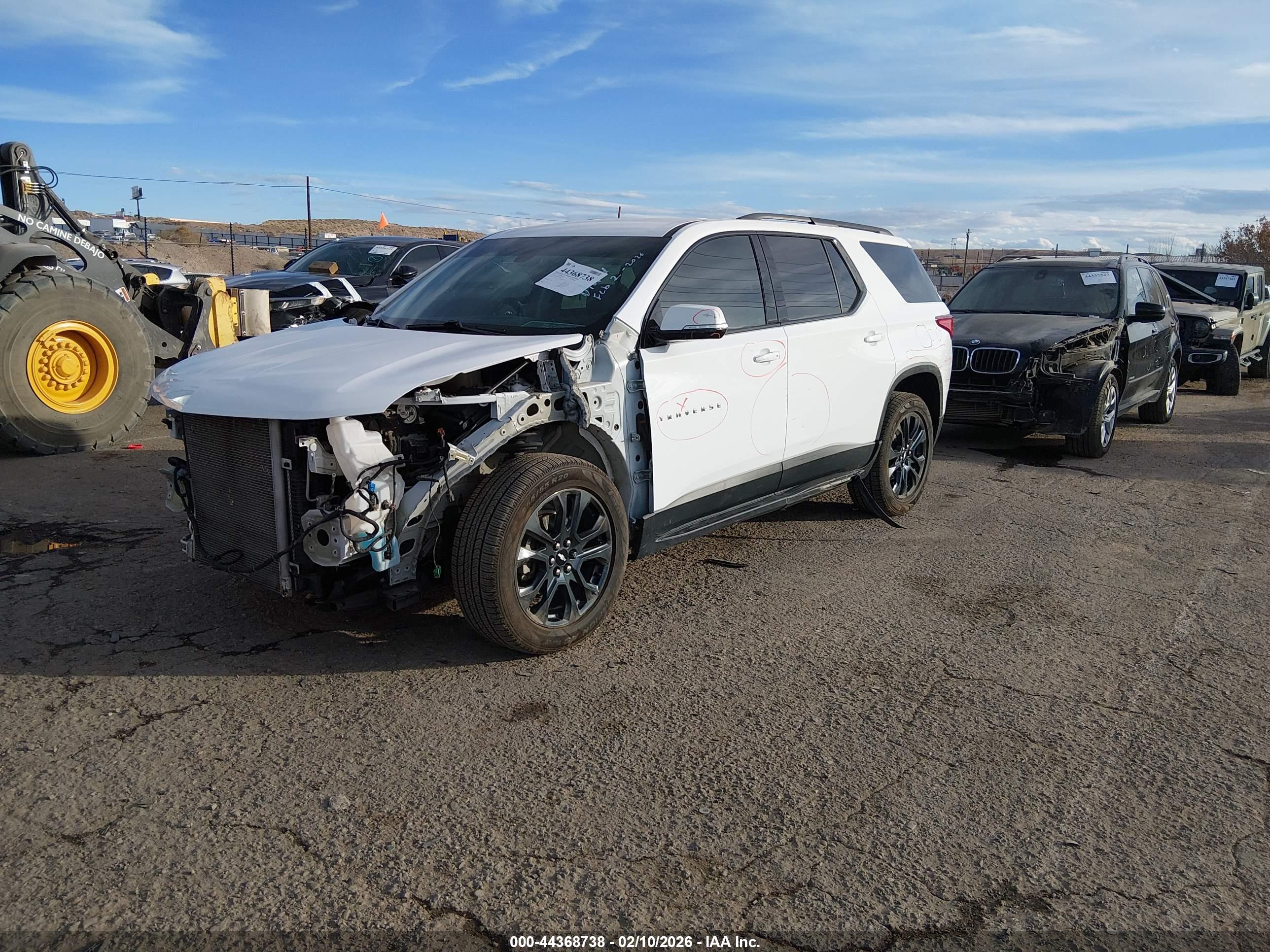 CHEVROLET TRAVERSE image 2