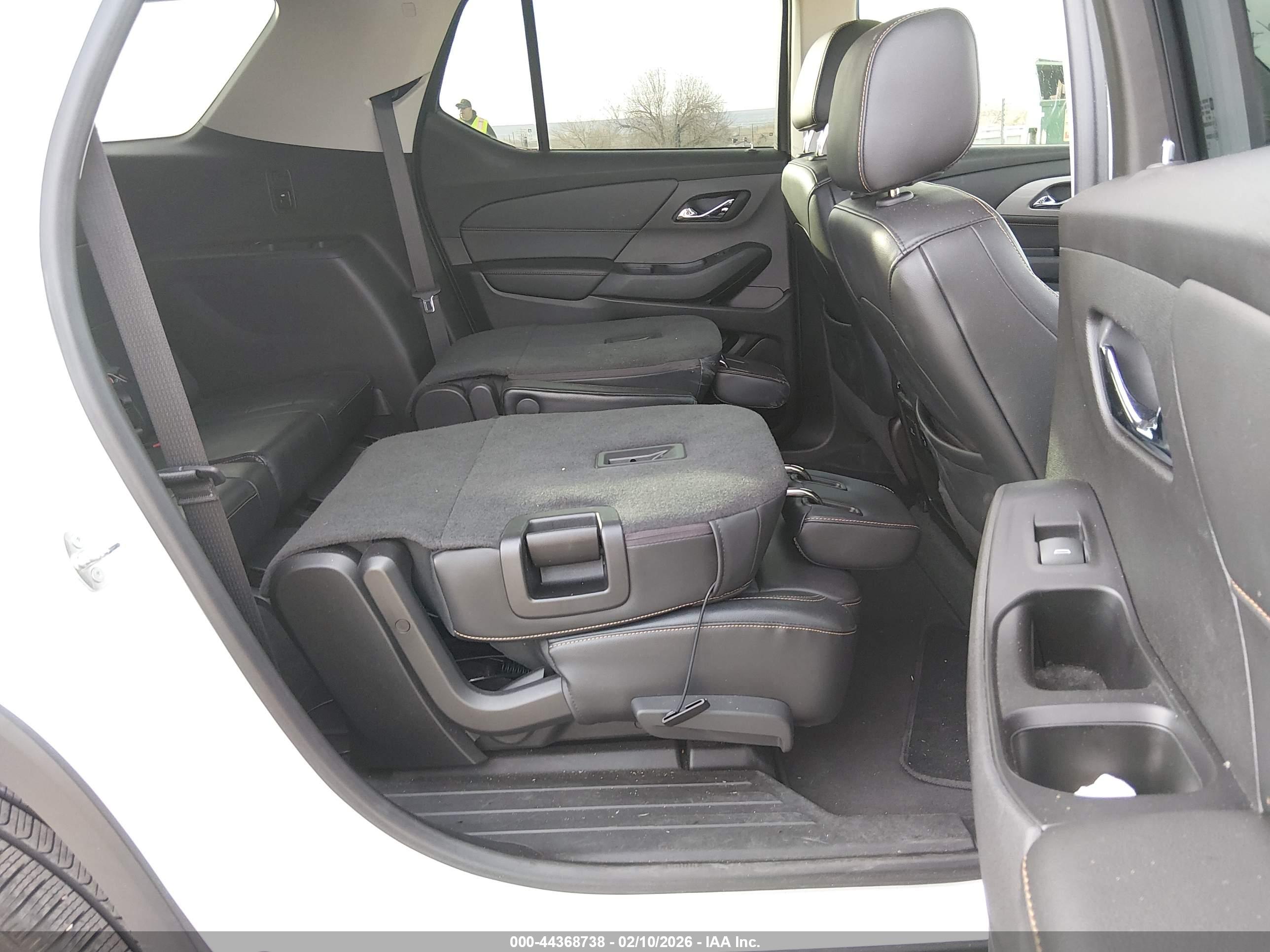 CHEVROLET TRAVERSE image 8