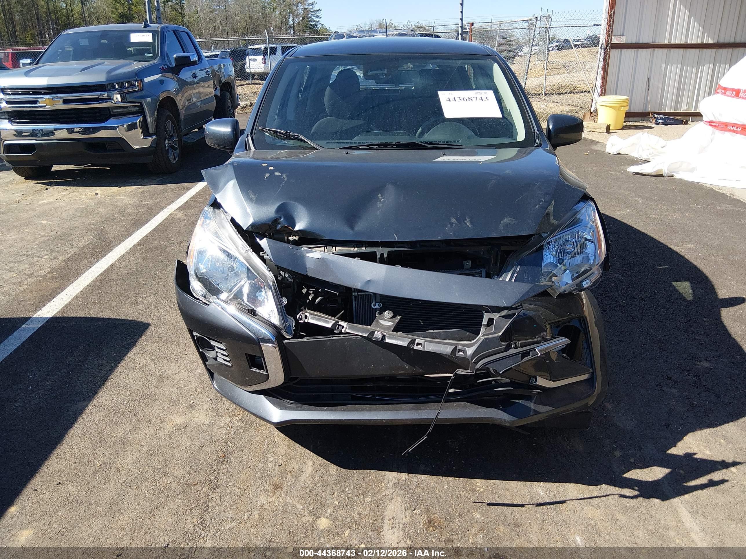 MITSUBISHI MIRAGE image 6