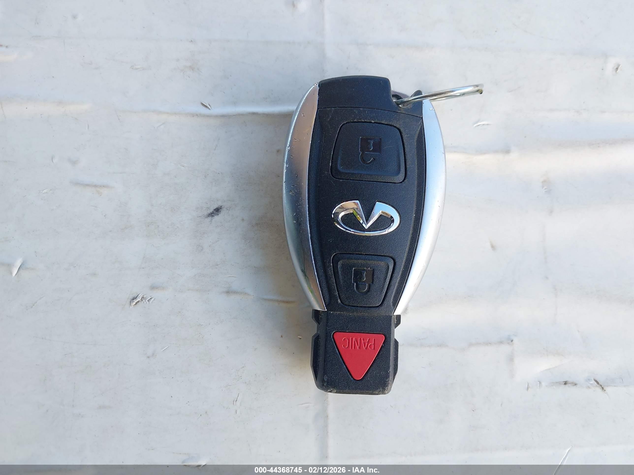 INFINITI QX30 image 11