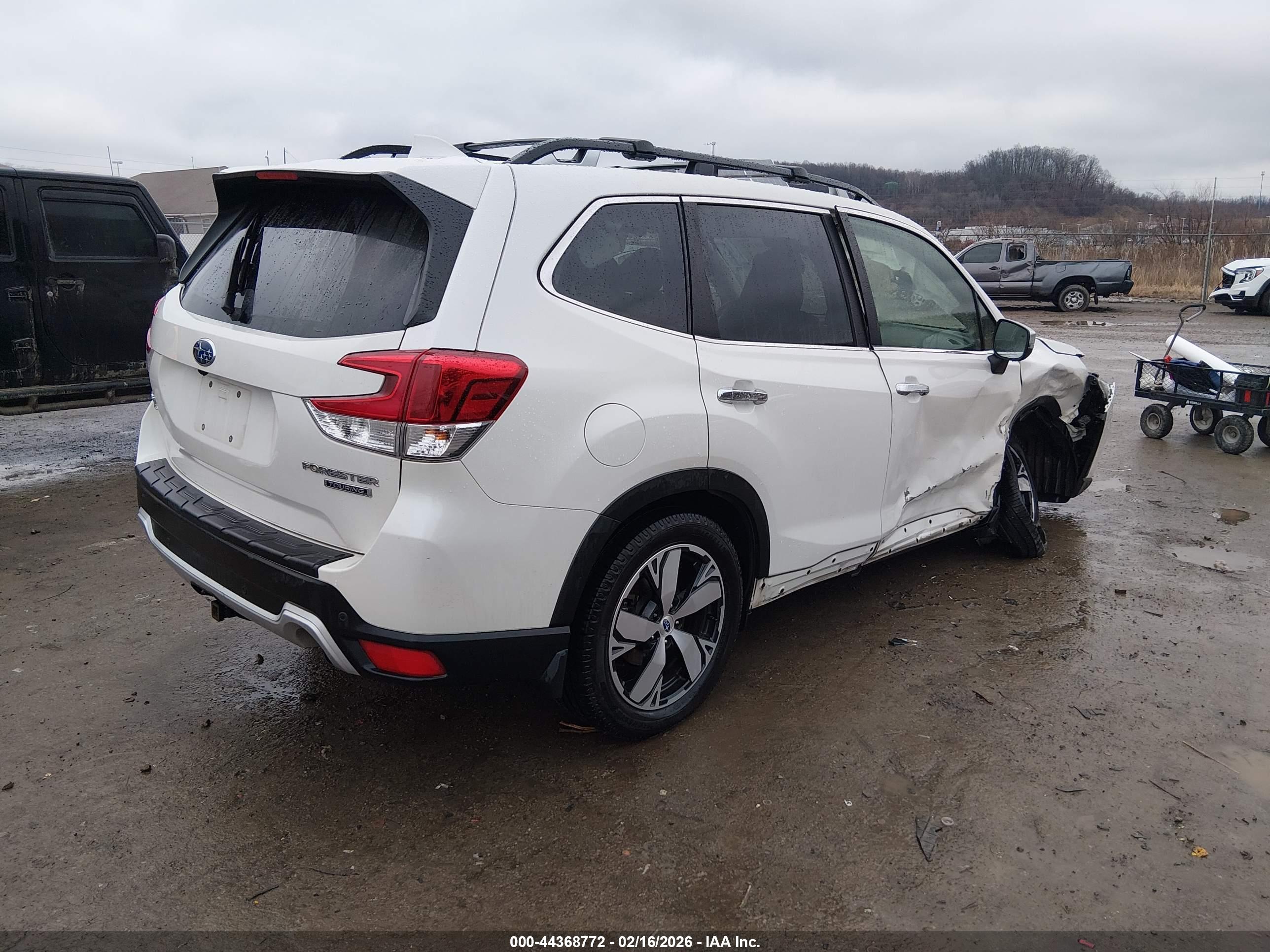 SUBARU FORESTER image 4