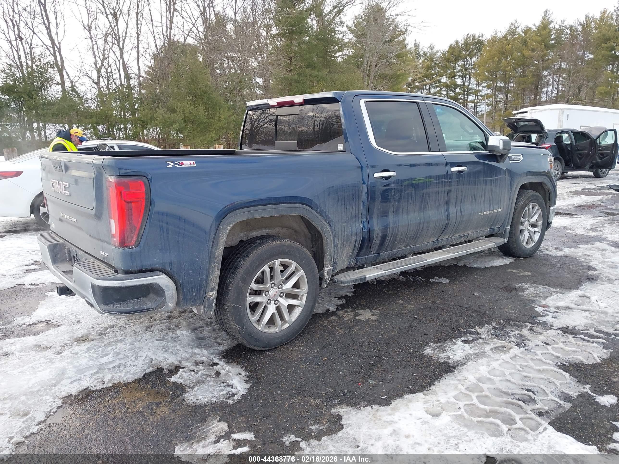 GMC SIERRA image 4