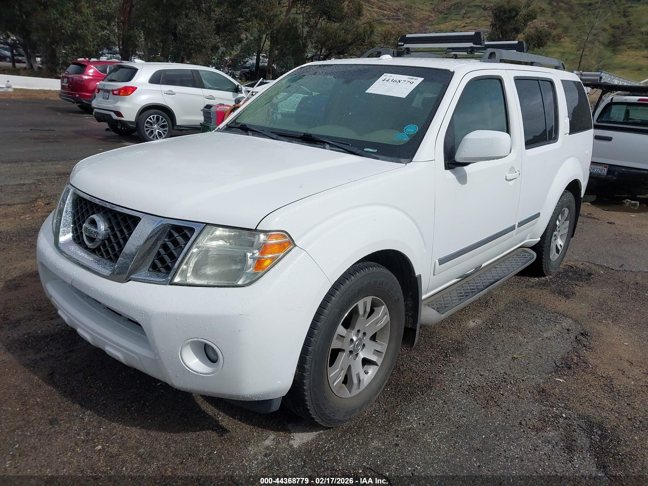 NISSAN PATHFINDER image 2
