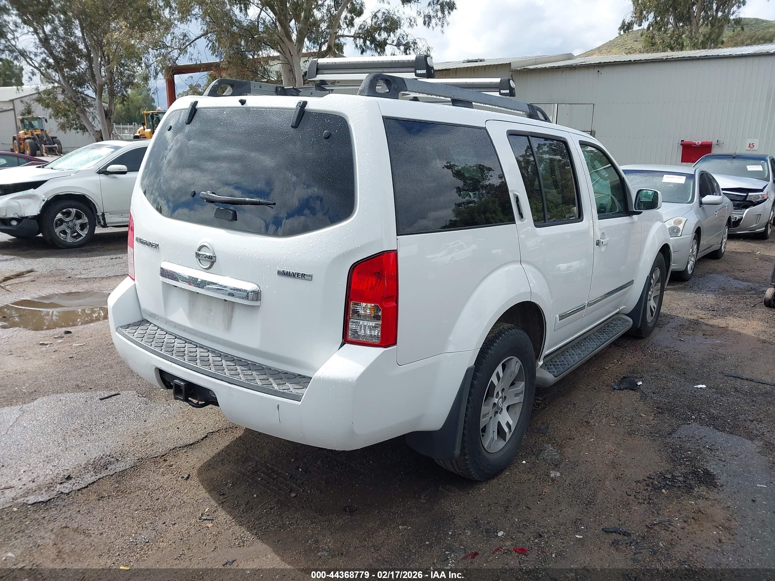 NISSAN PATHFINDER image 4