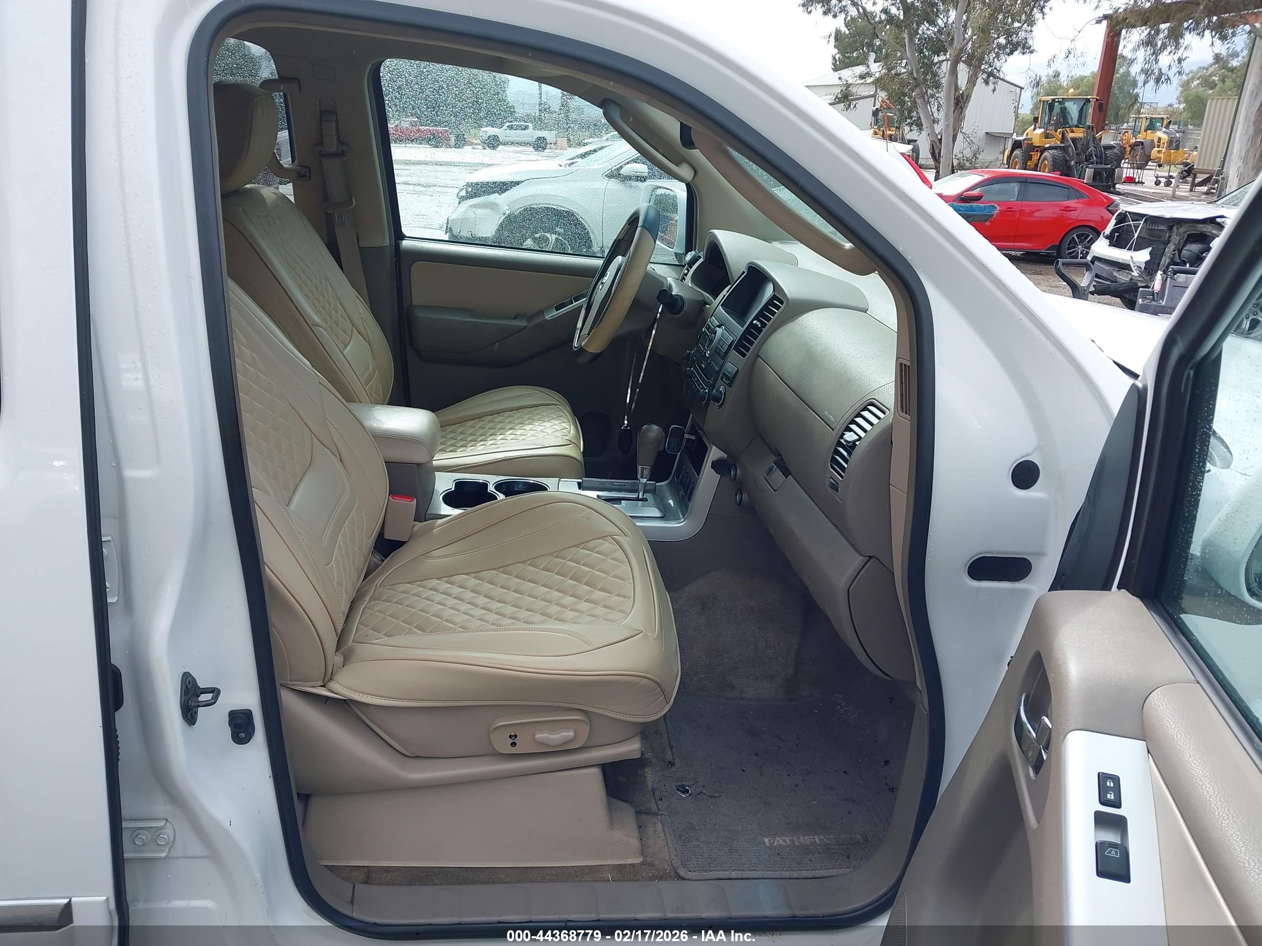 NISSAN PATHFINDER image 5