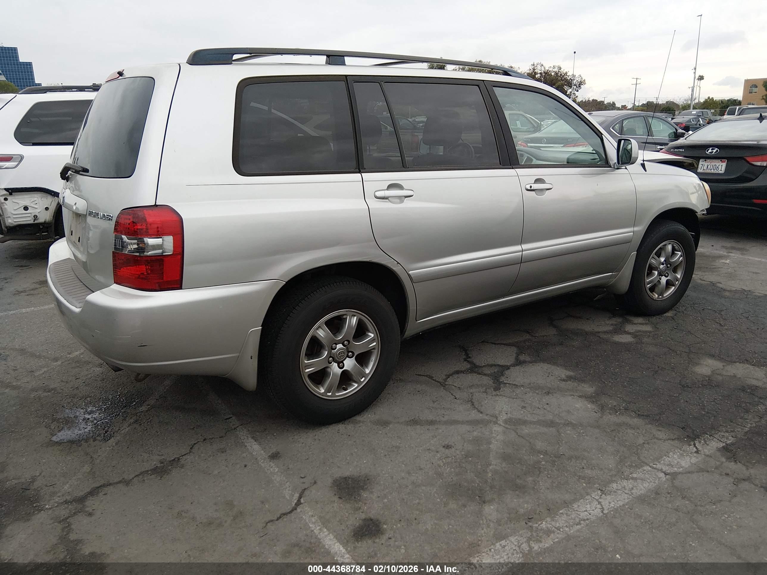 TOYOTA HIGHLANDER image 4