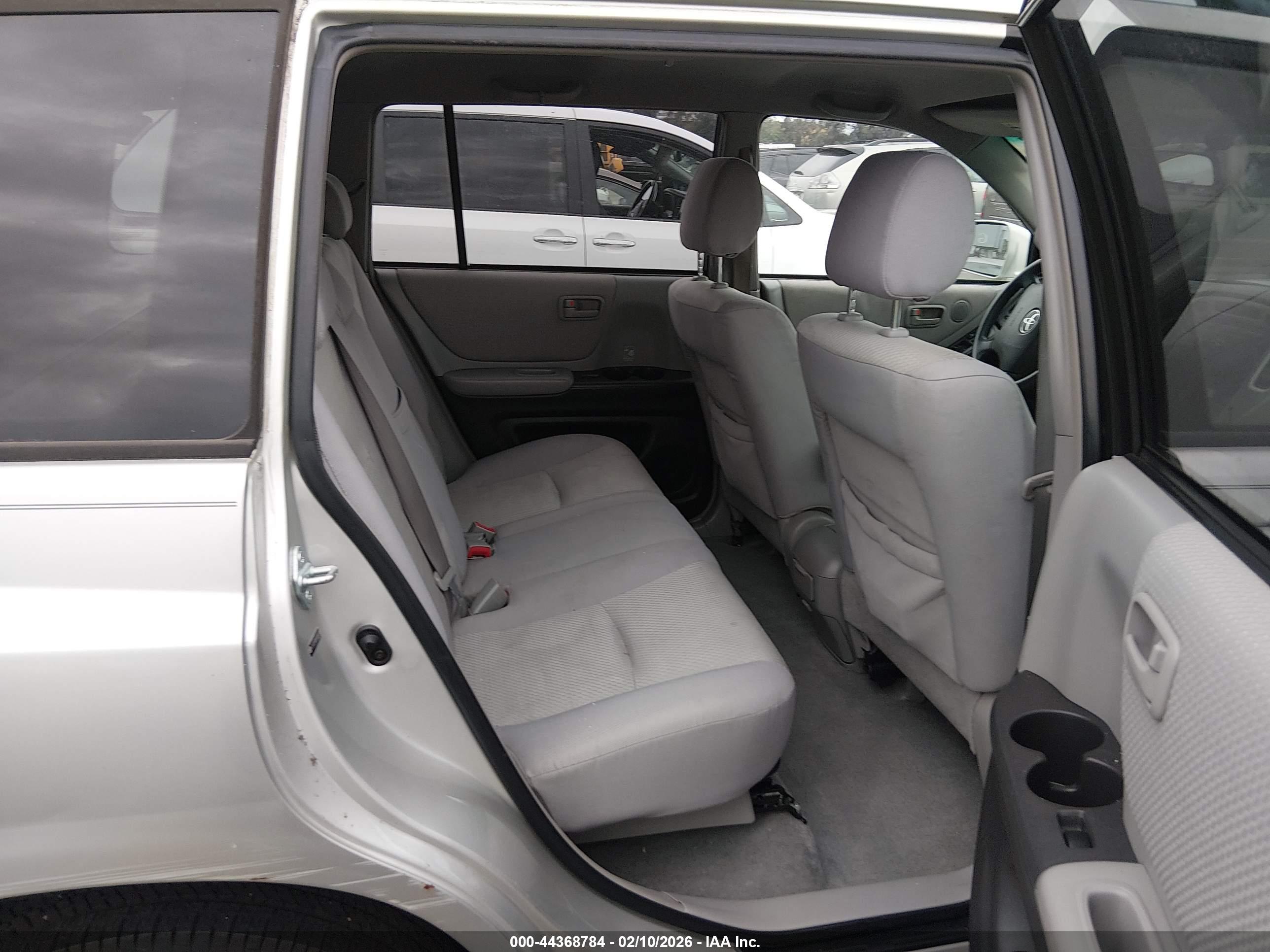 TOYOTA HIGHLANDER image 8