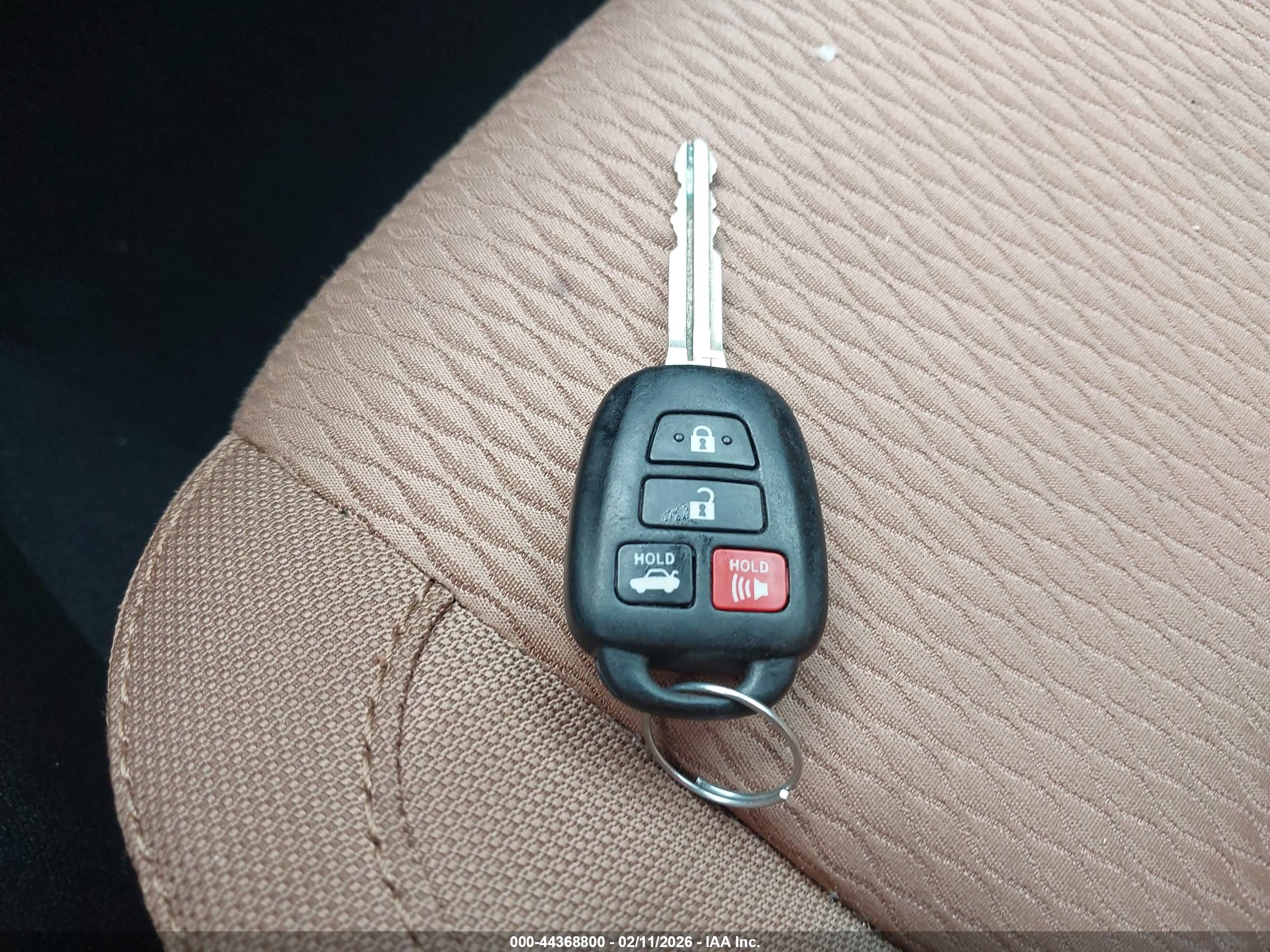 TOYOTA COROLLA image 11