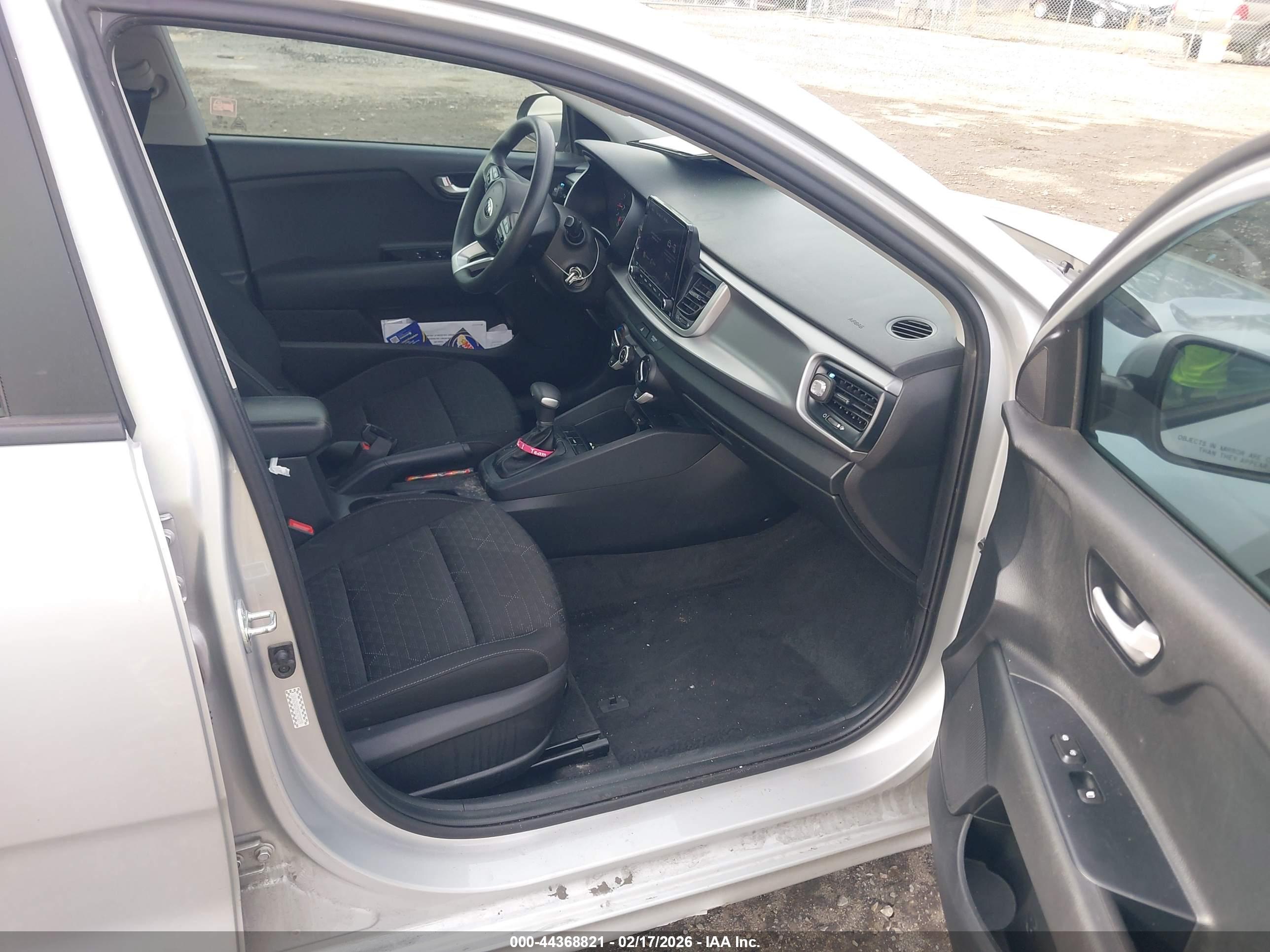 KIA RIO image 5