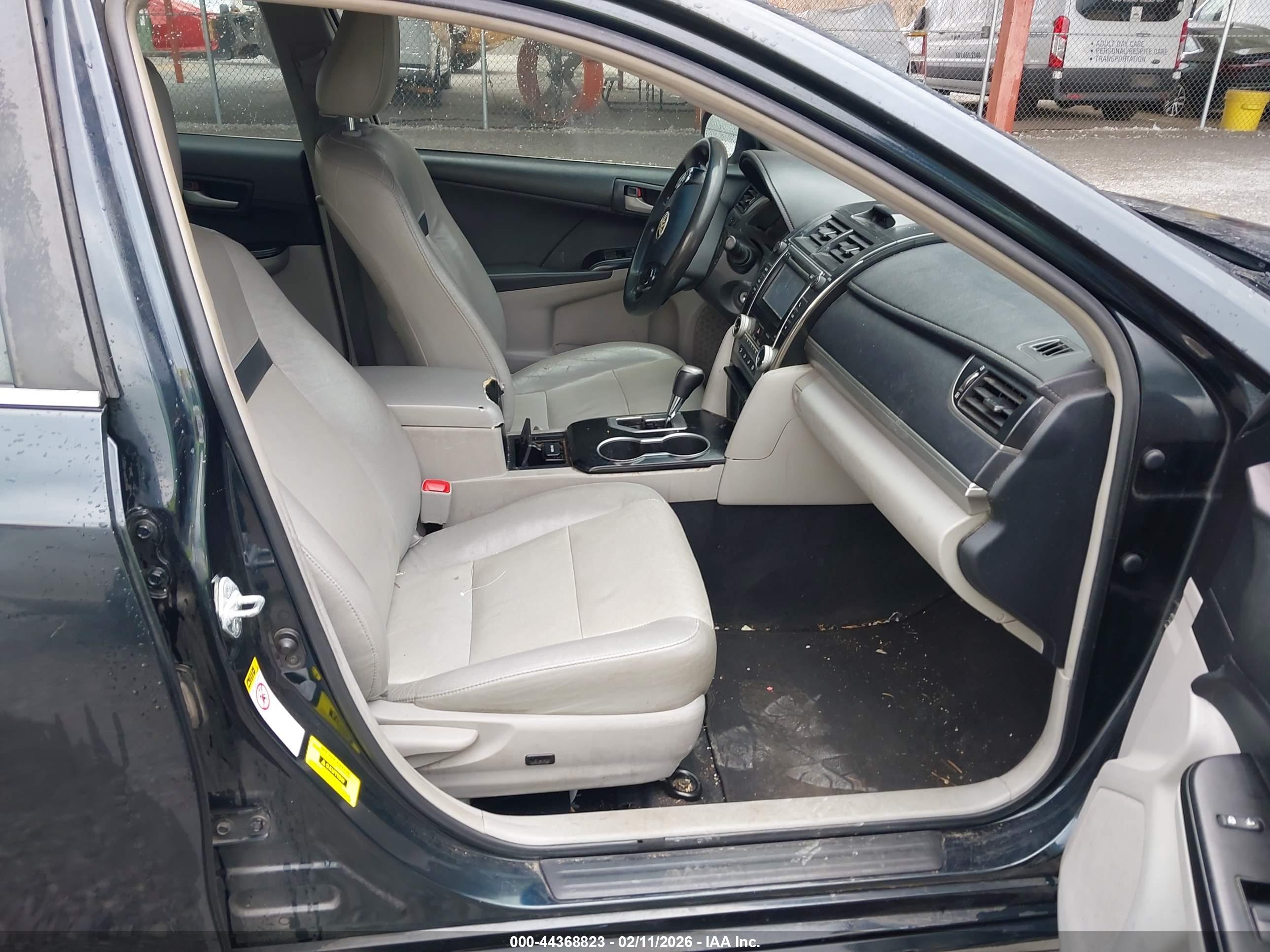 TOYOTA CAMRY image 5