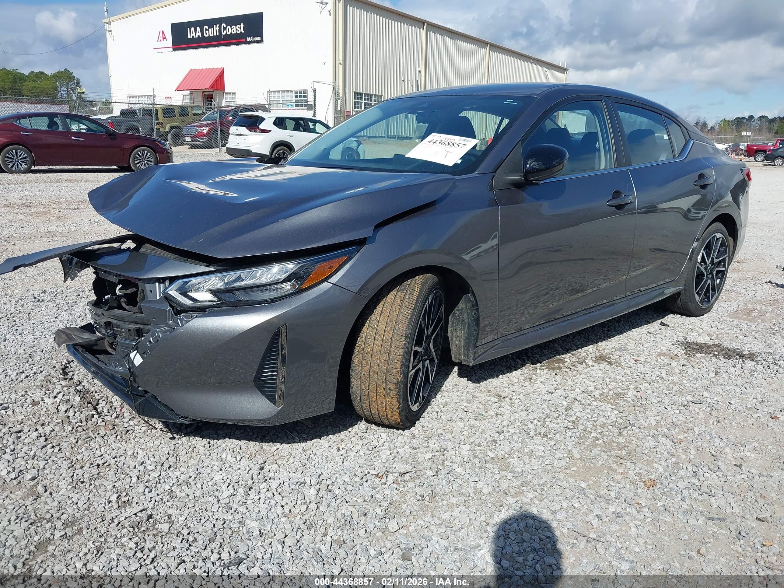 NISSAN SENTRA image 2