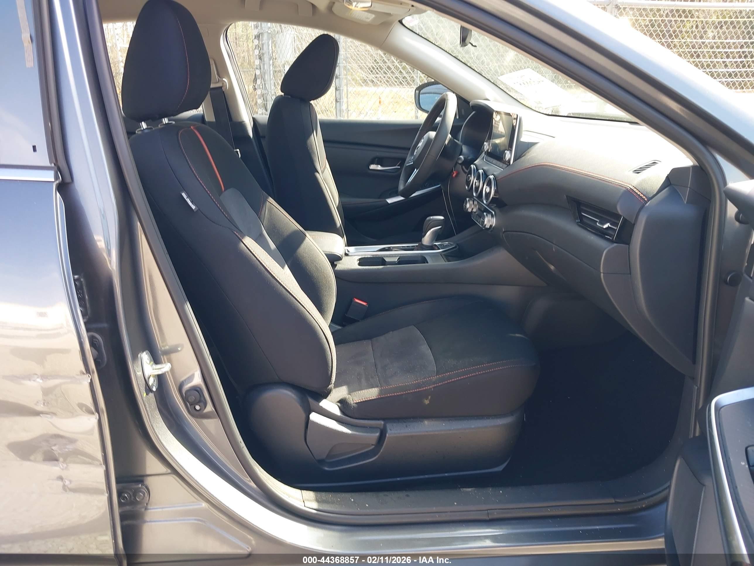 NISSAN SENTRA image 5